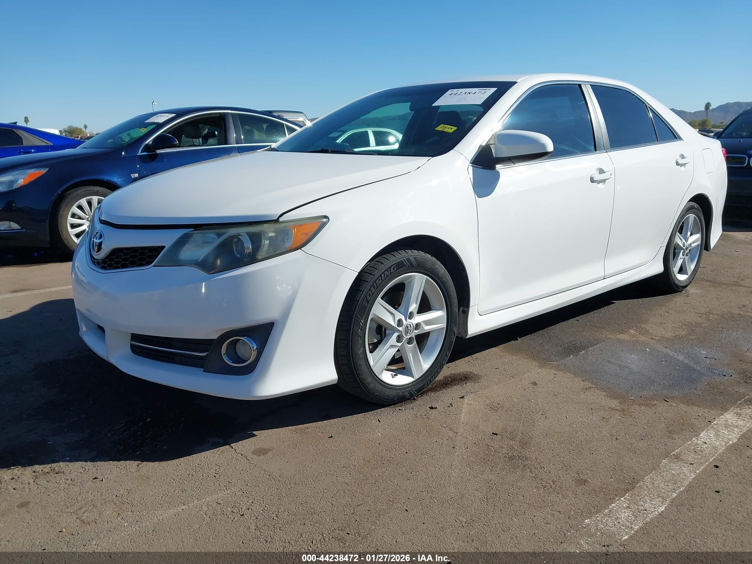 TOYOTA CAMRY image 2