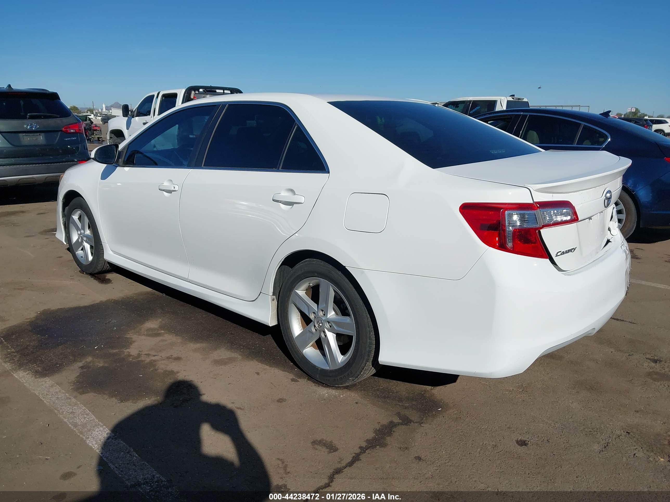 TOYOTA CAMRY image 3