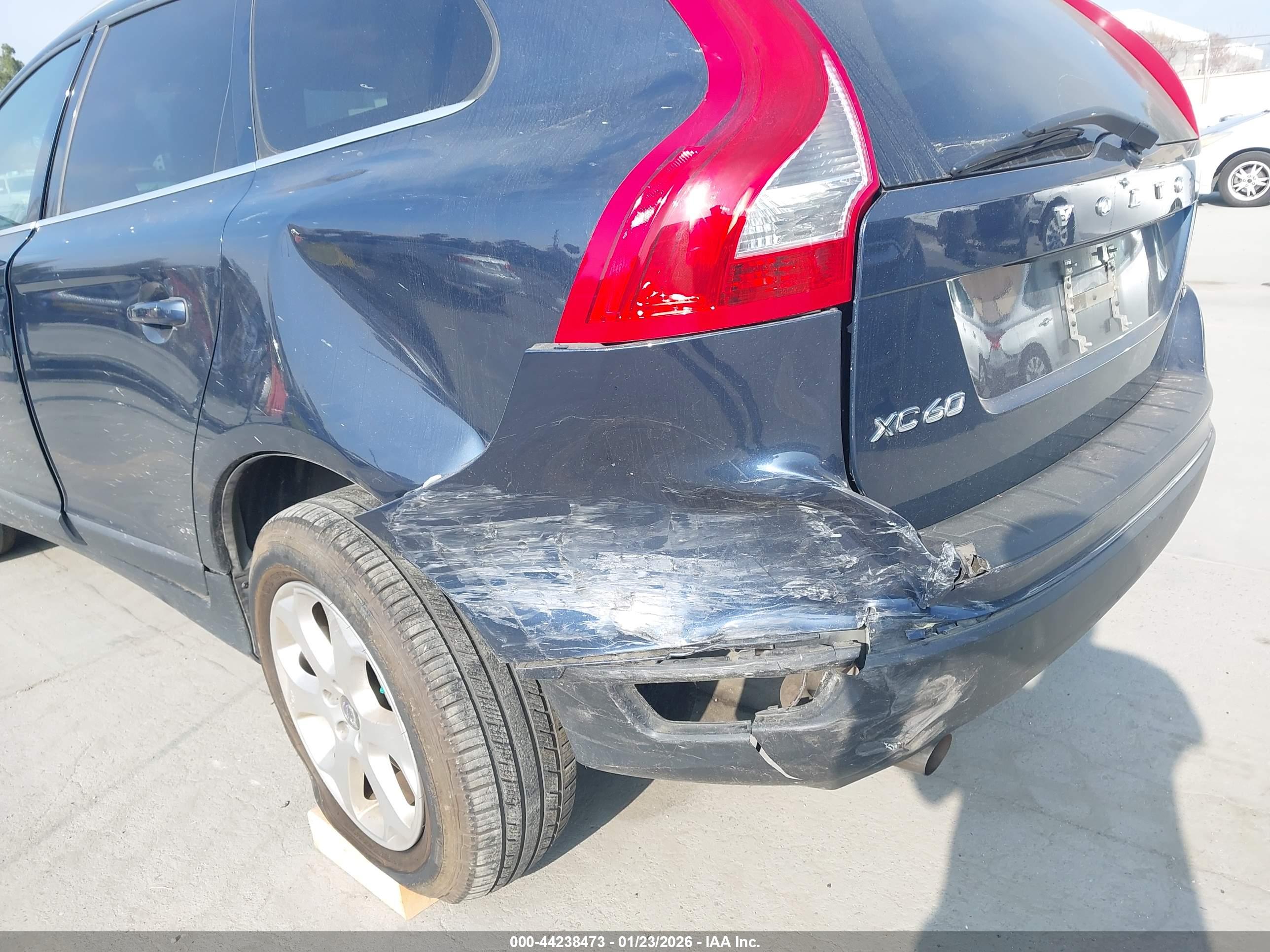 VOLVO XC60 image 6