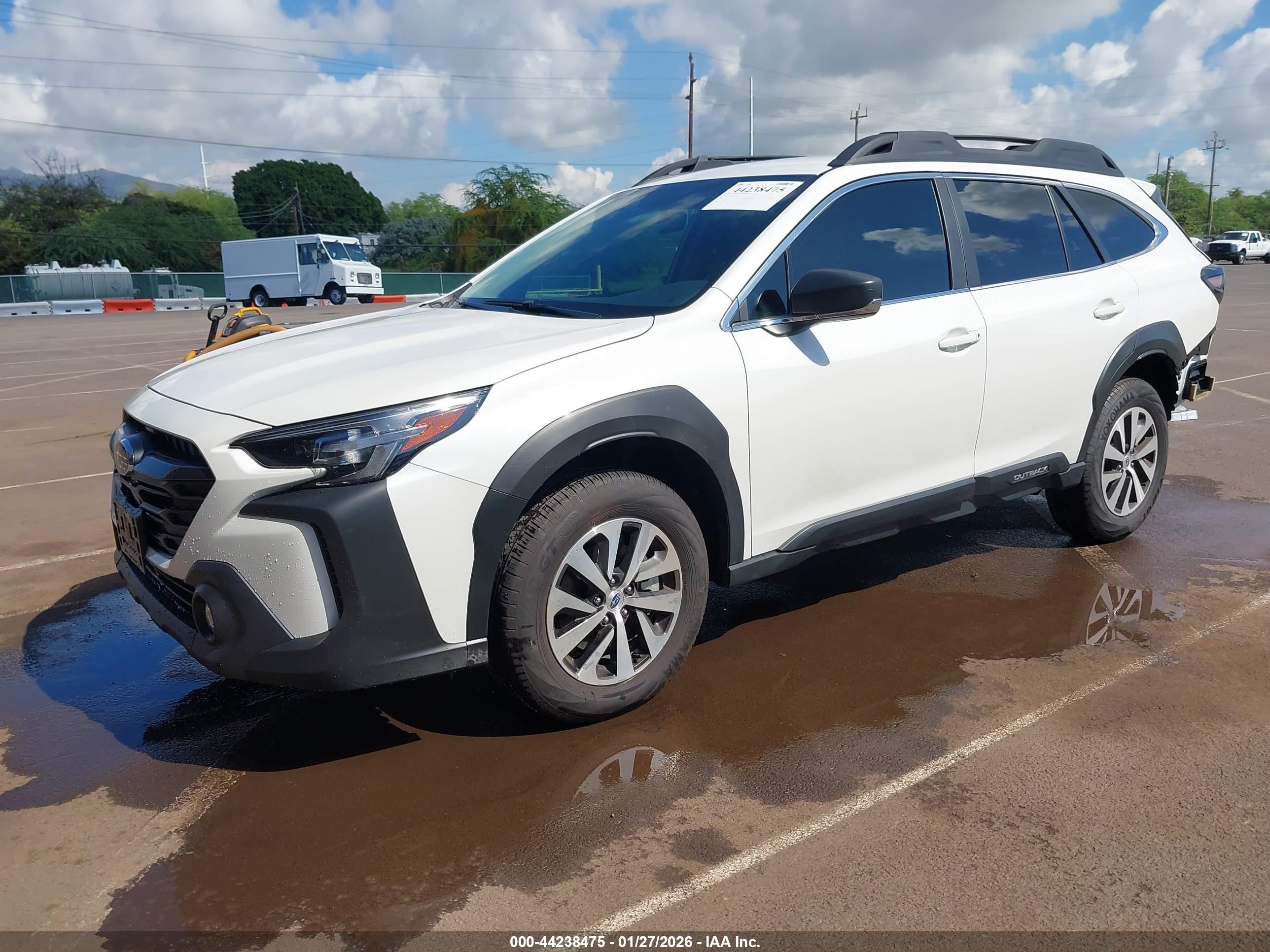 SUBARU OUTBACK image 2