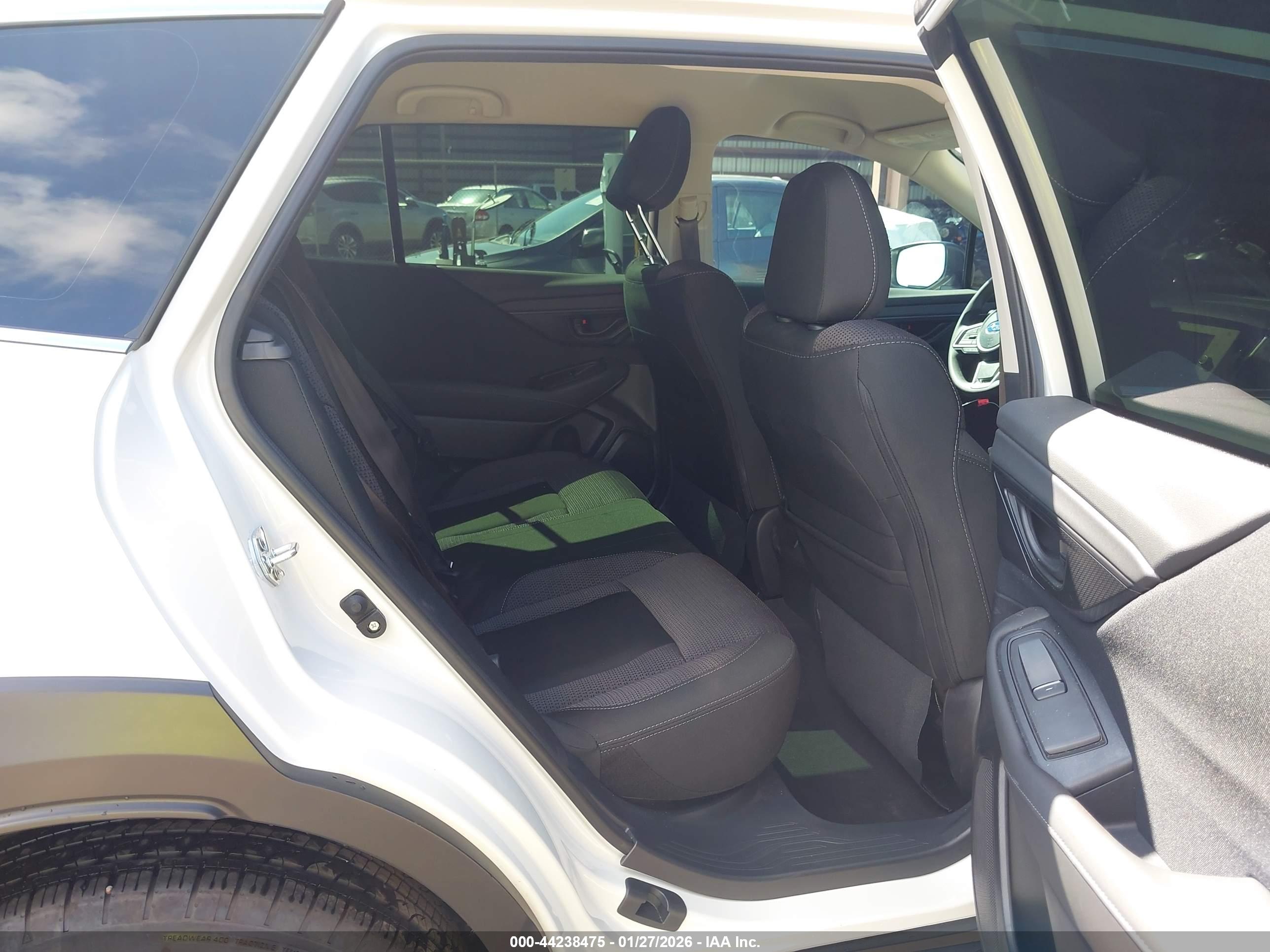 SUBARU OUTBACK image 8