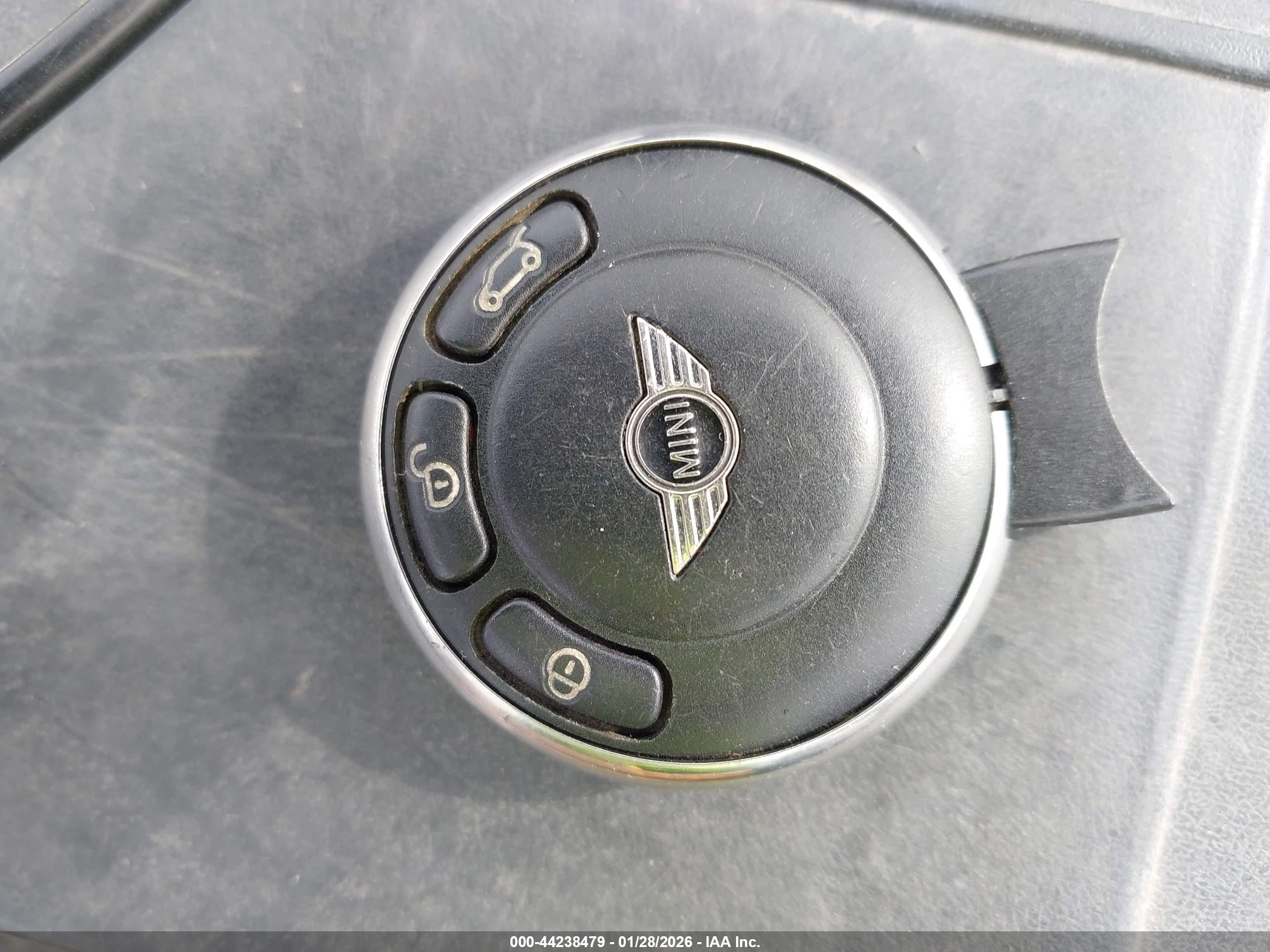 MINI COUNTRYMAN image 11