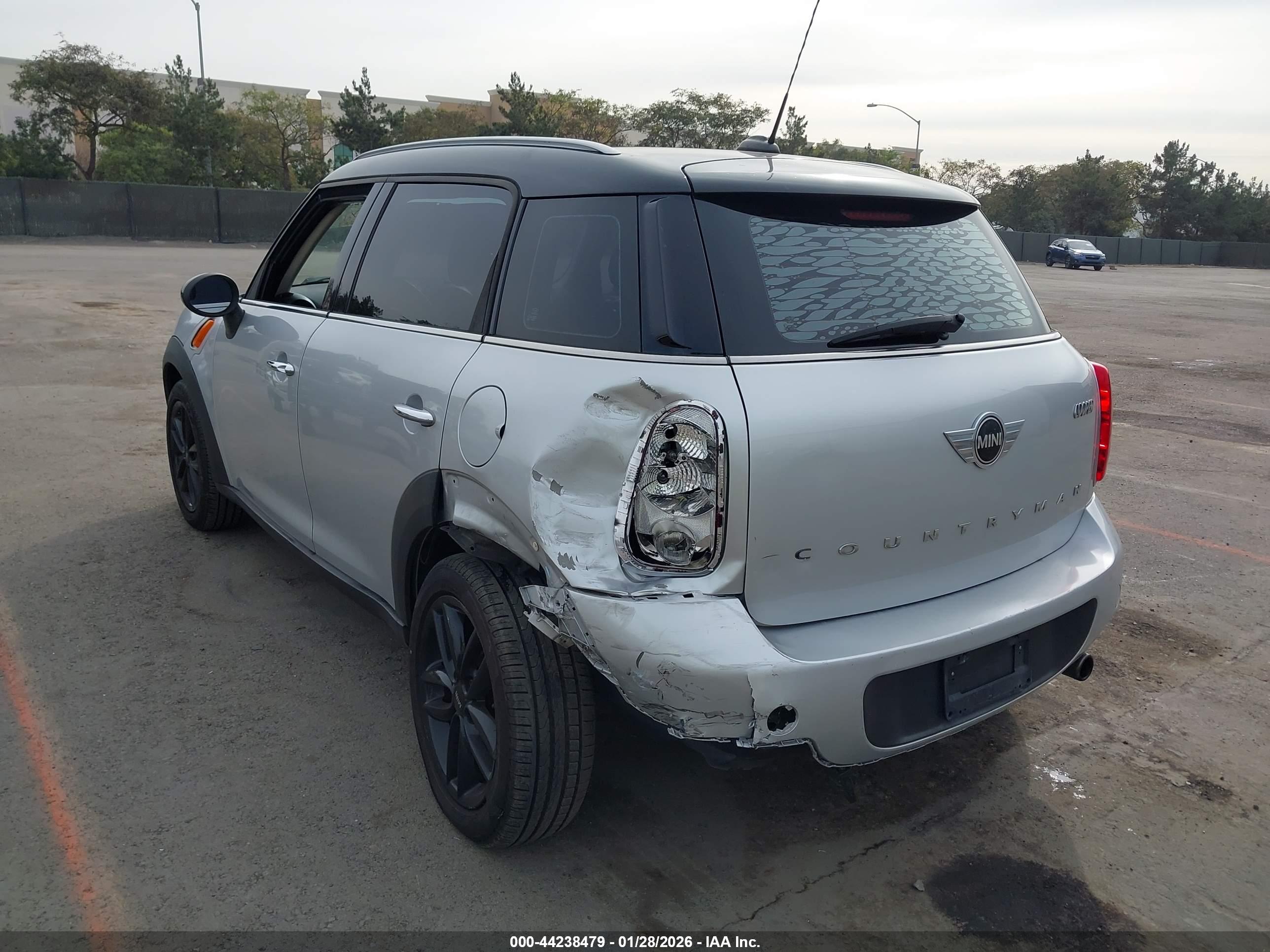 MINI COUNTRYMAN image 6