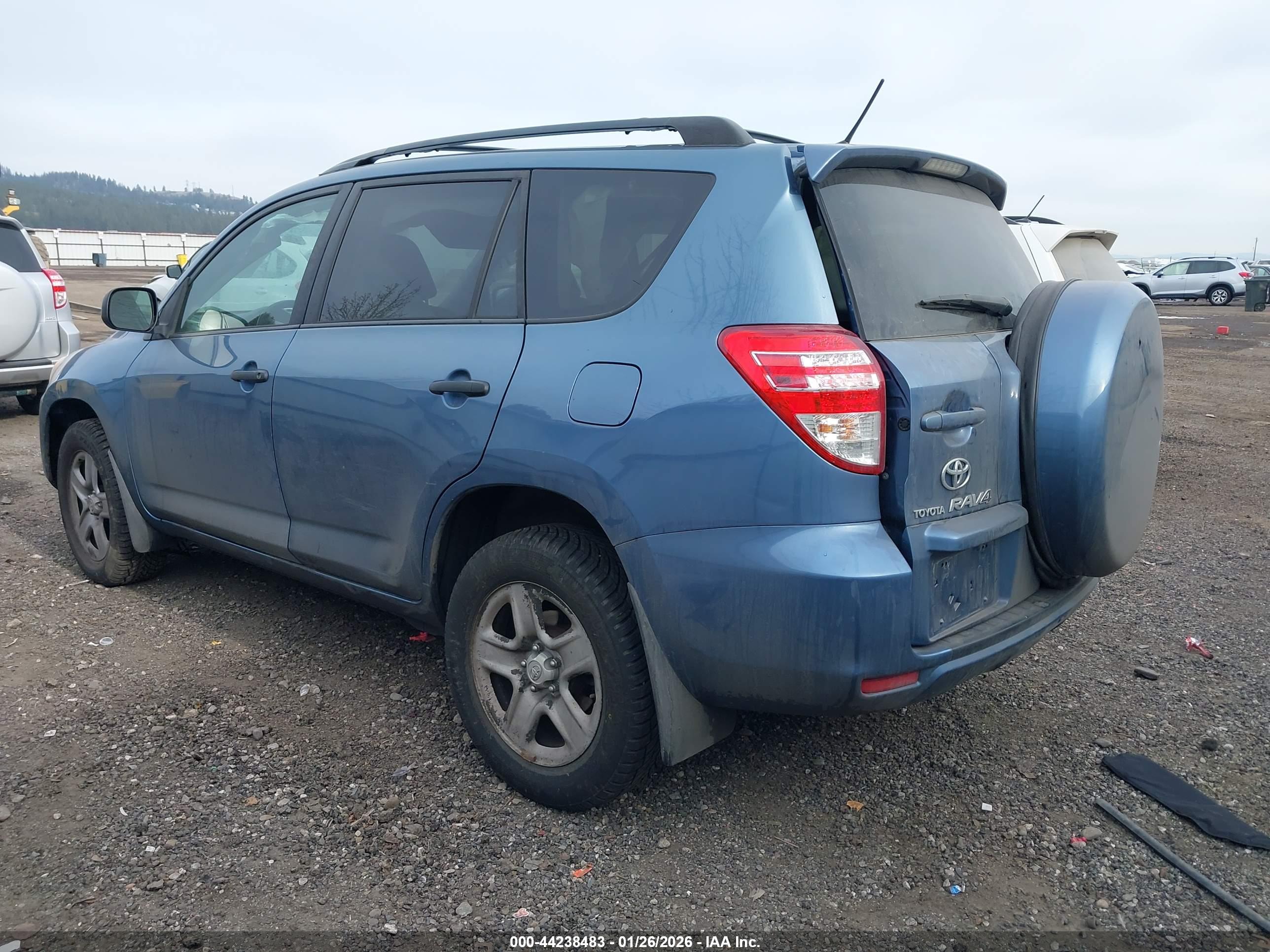 TOYOTA RAV4 image 3