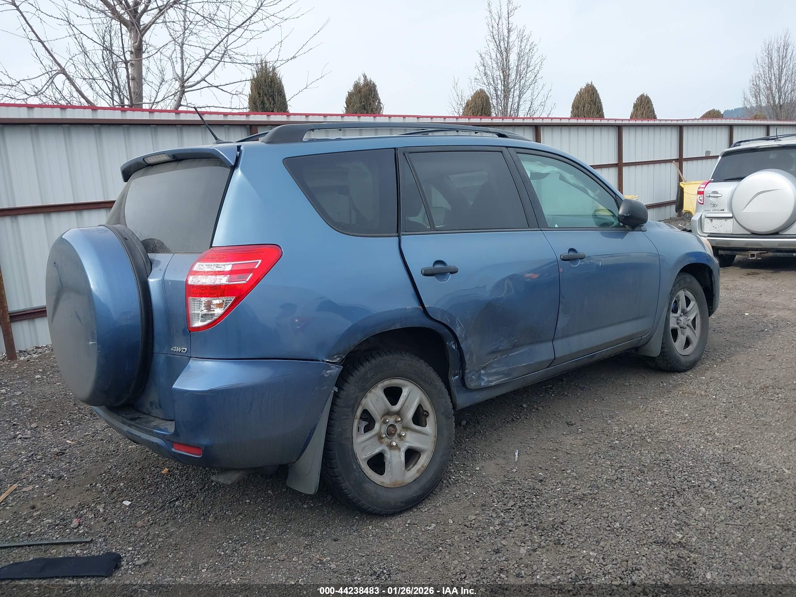 TOYOTA RAV4 image 4
