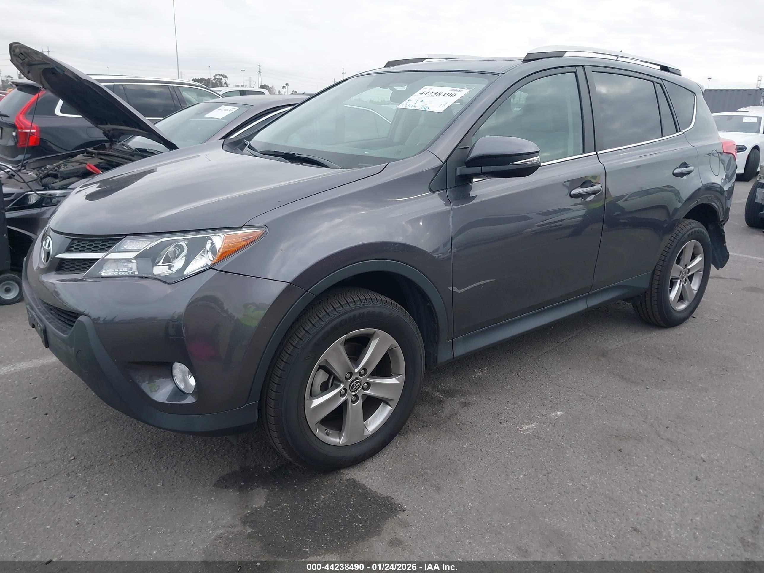 TOYOTA RAV4 image 2