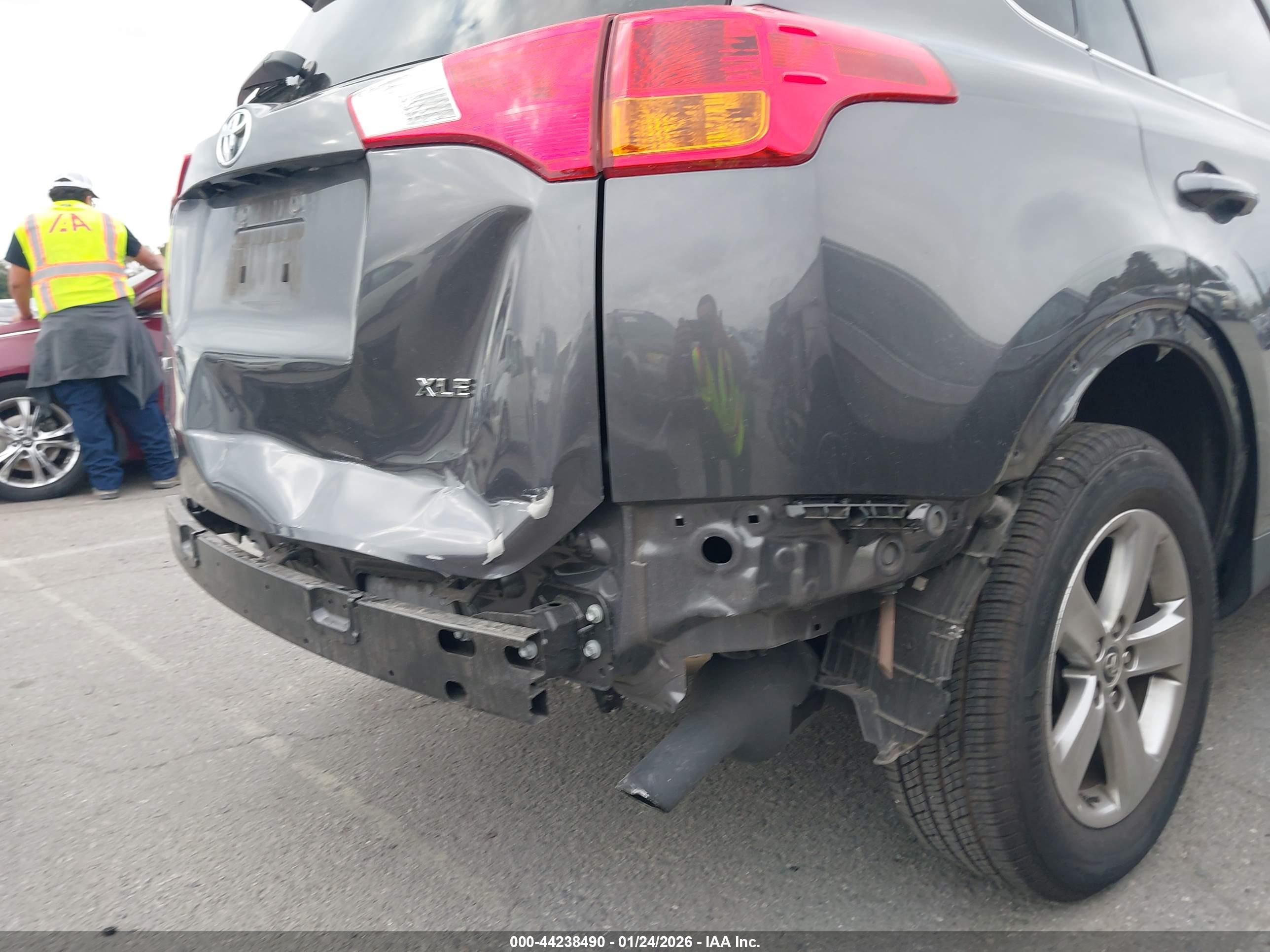 TOYOTA RAV4 image 6