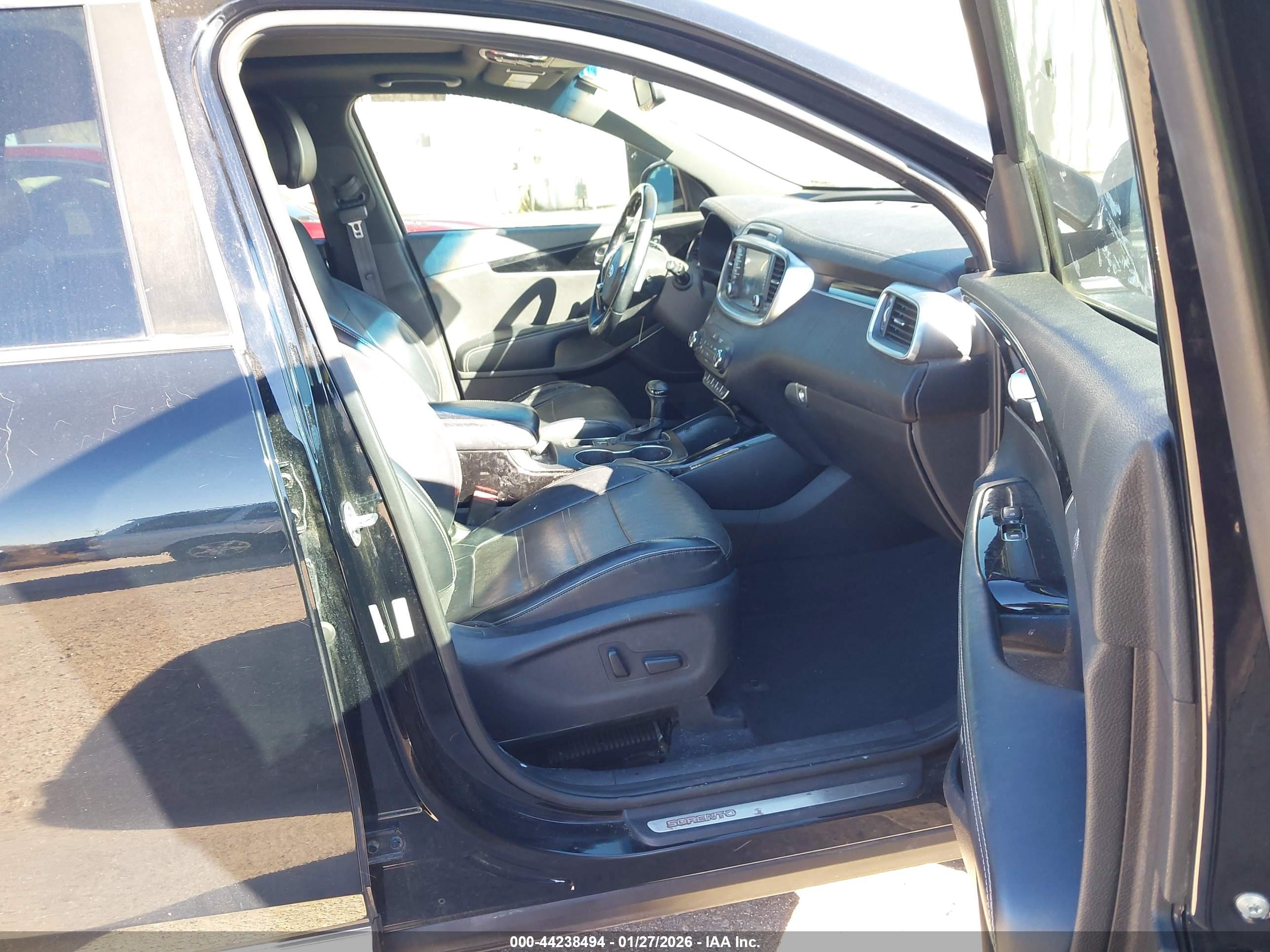 KIA SORENTO image 5