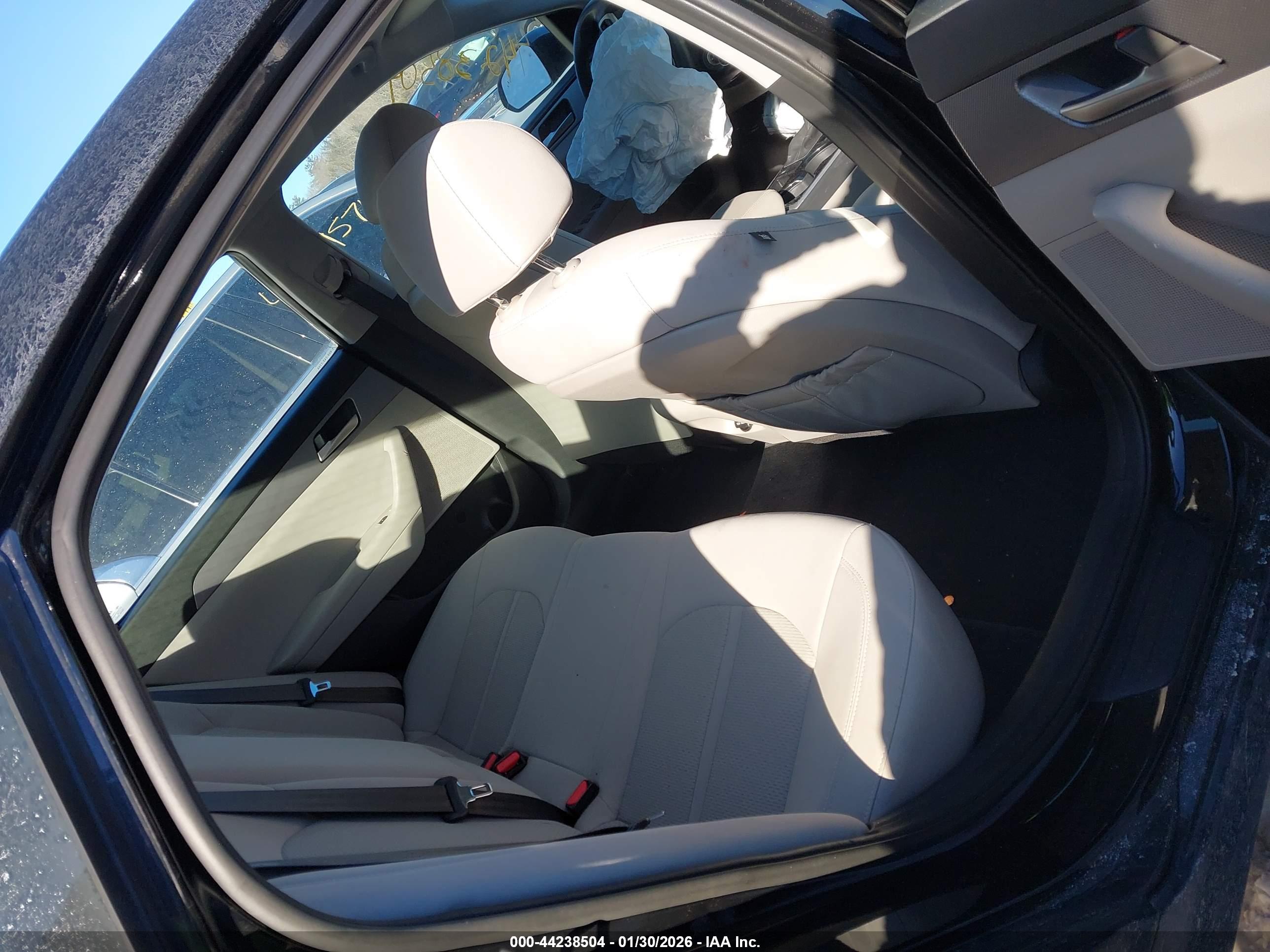 HYUNDAI SONATA image 8