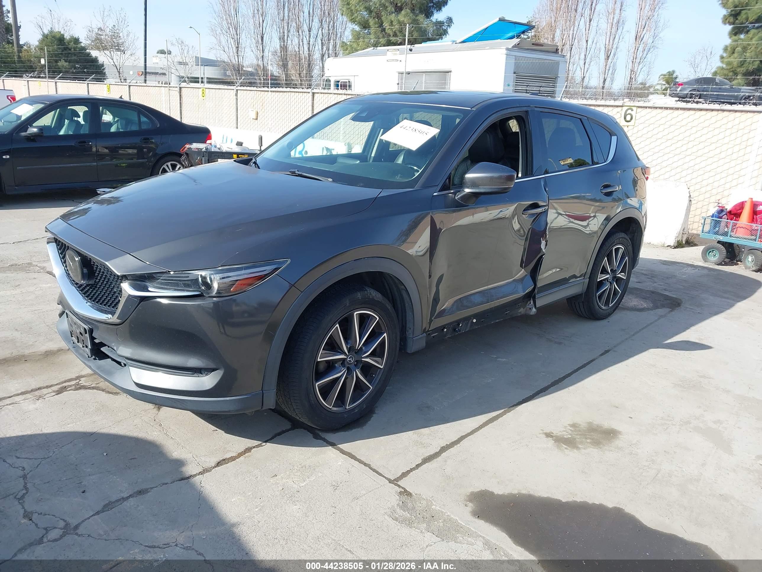MAZDA CX-5 image 2