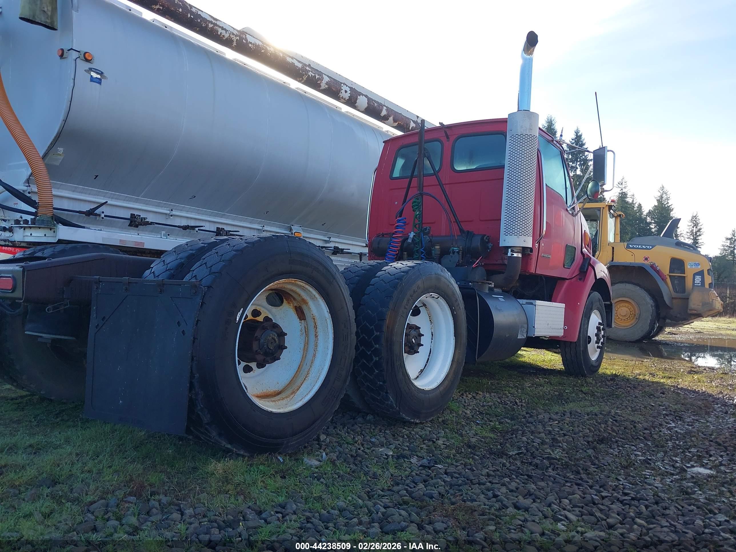 STERLING TRUCK image 4