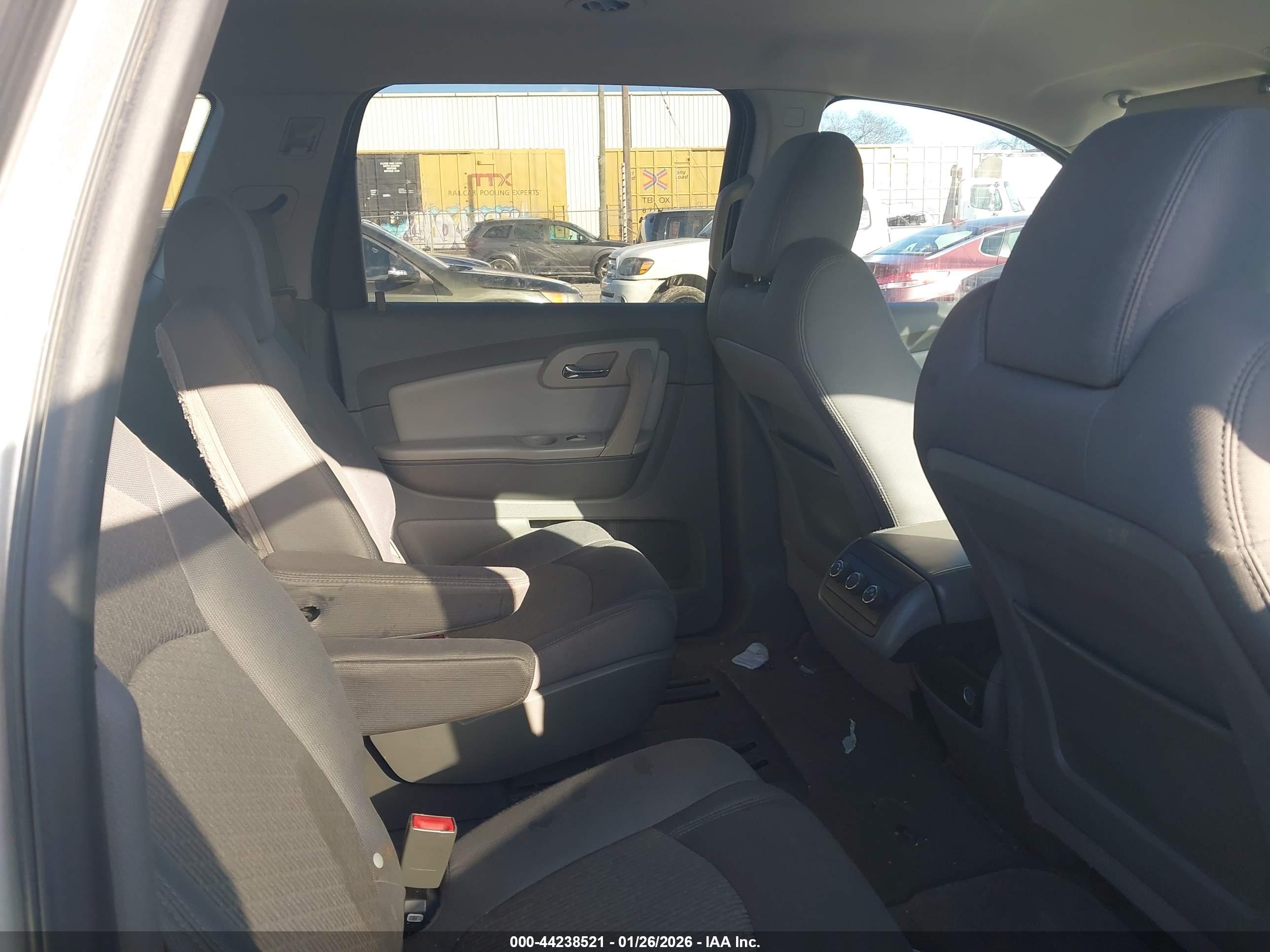 CHEVROLET TRAVERSE image 8