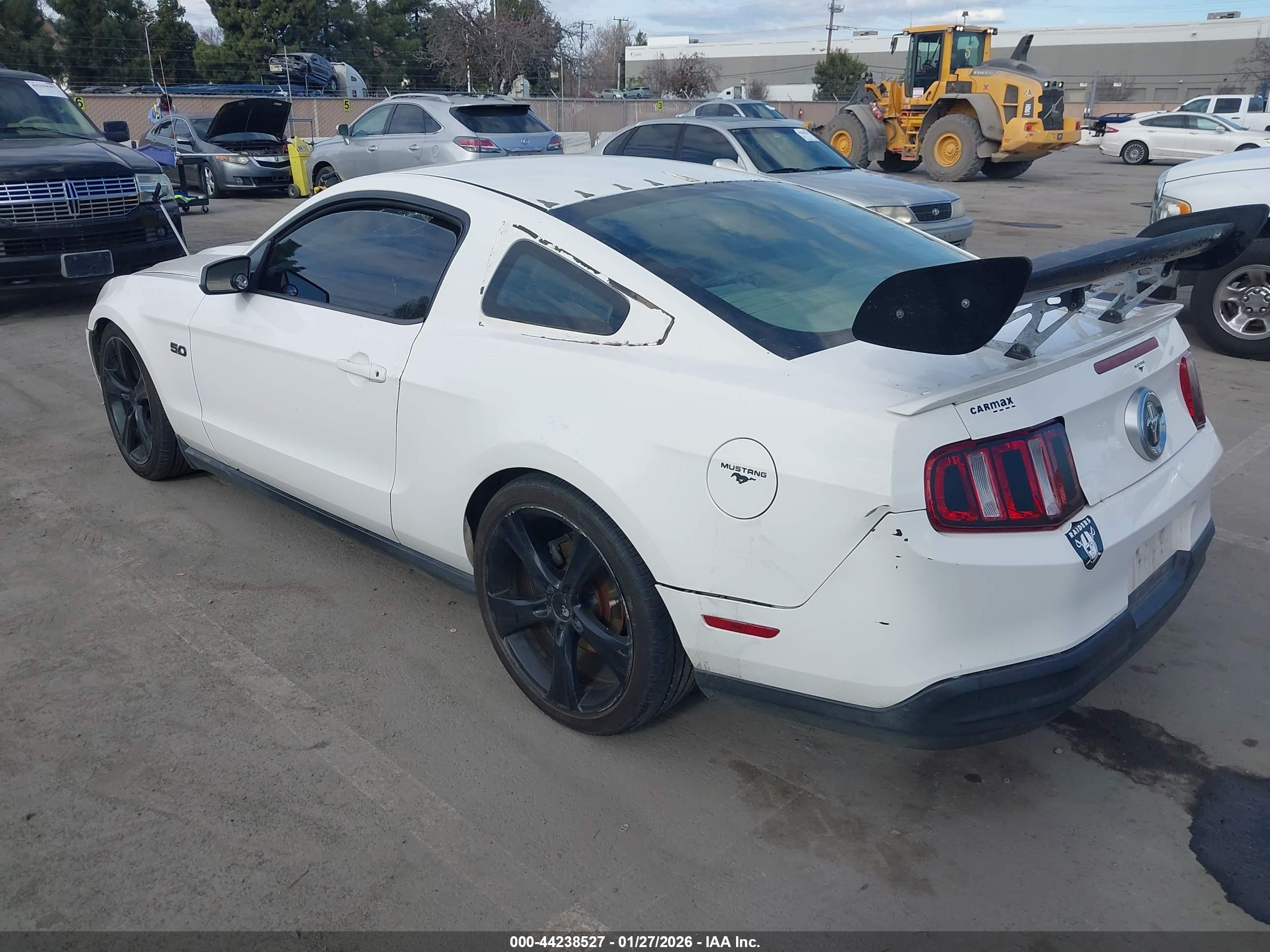 FORD MUSTANG image 3