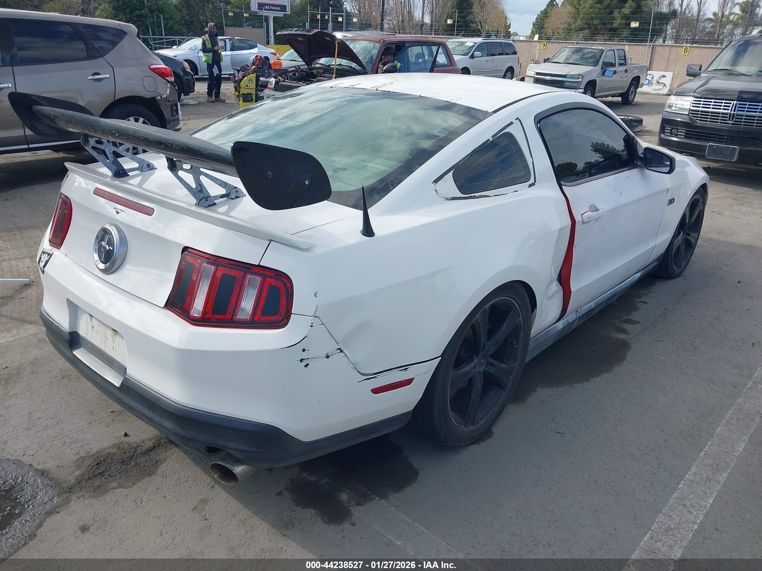 FORD MUSTANG image 4