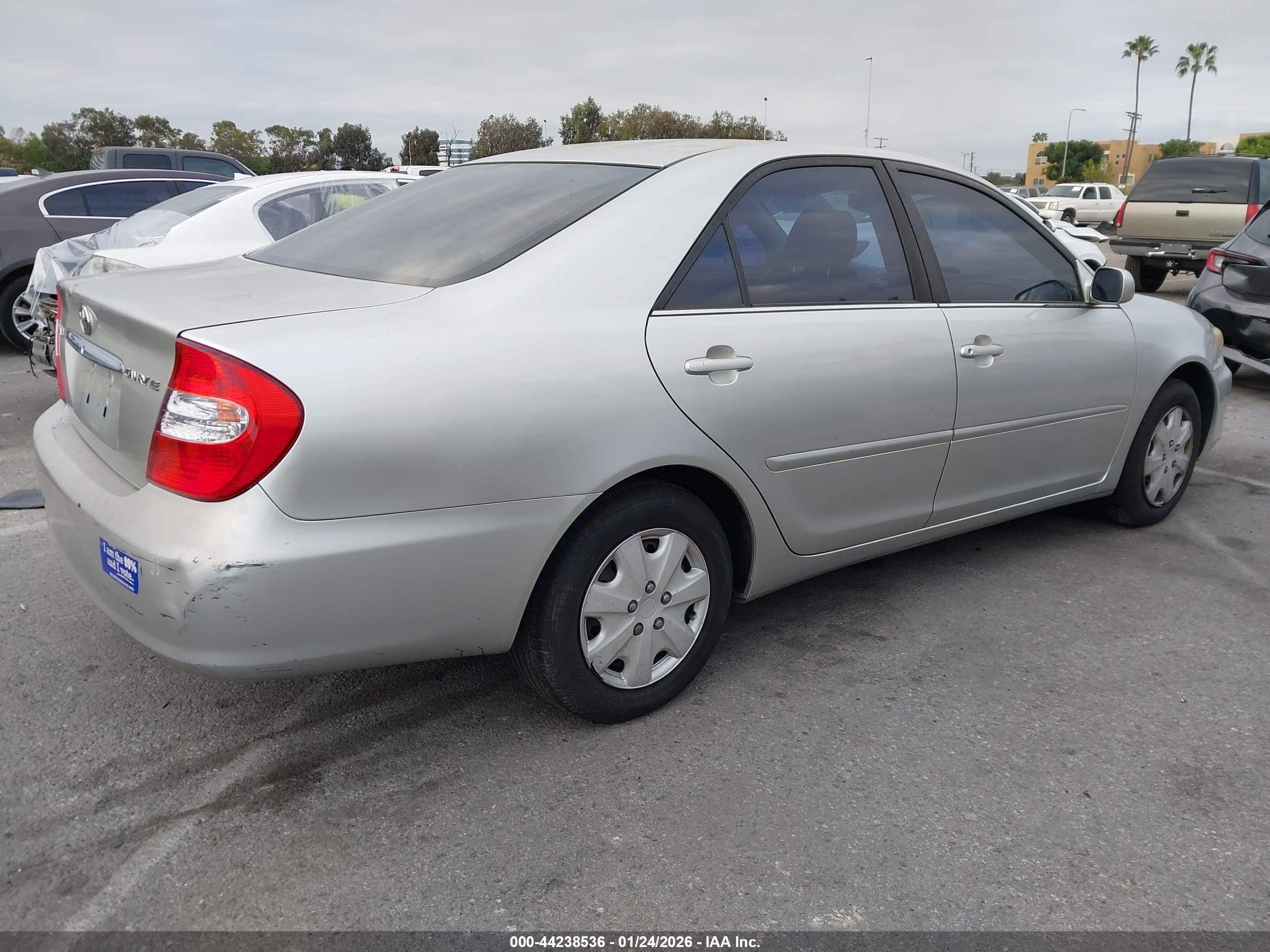 TOYOTA CAMRY image 4
