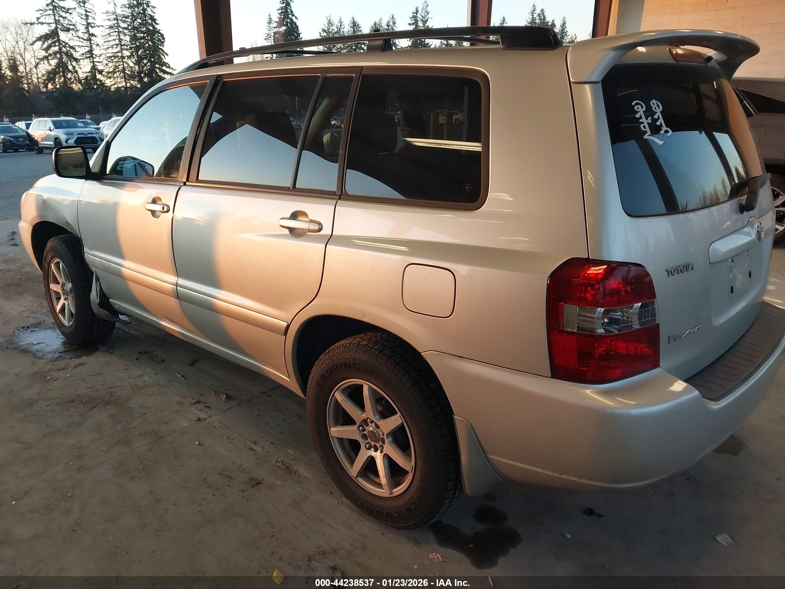 TOYOTA HIGHLANDER image 3