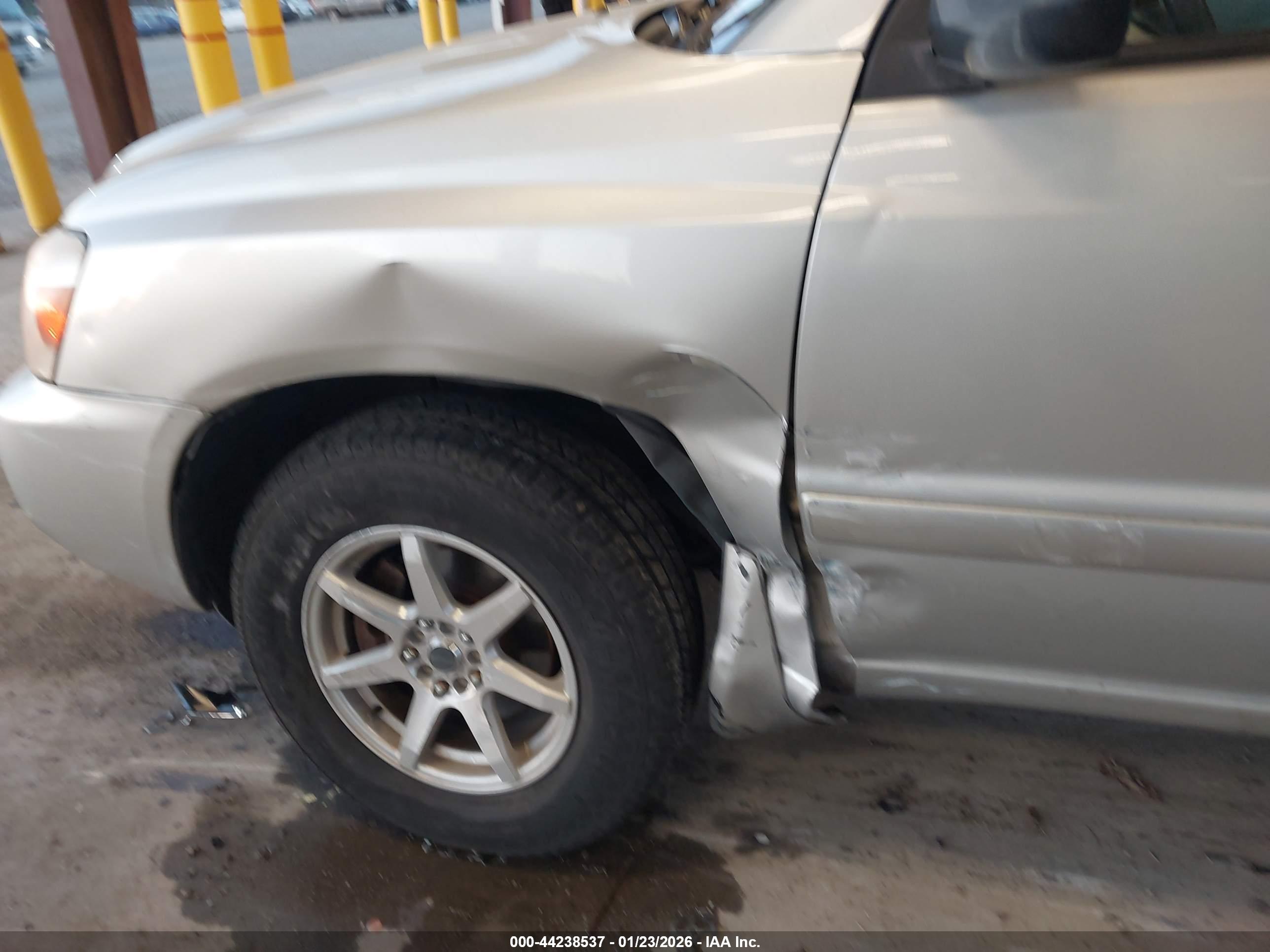TOYOTA HIGHLANDER image 6