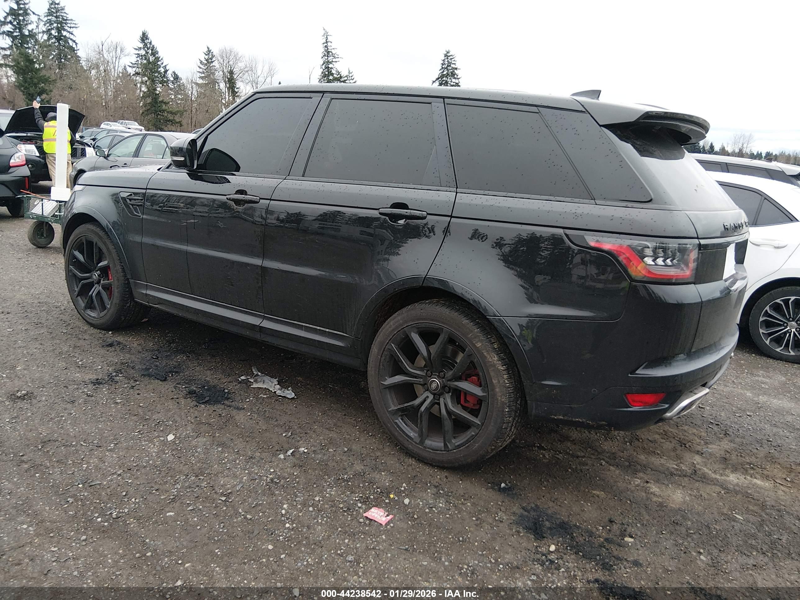 LAND ROVER image 3