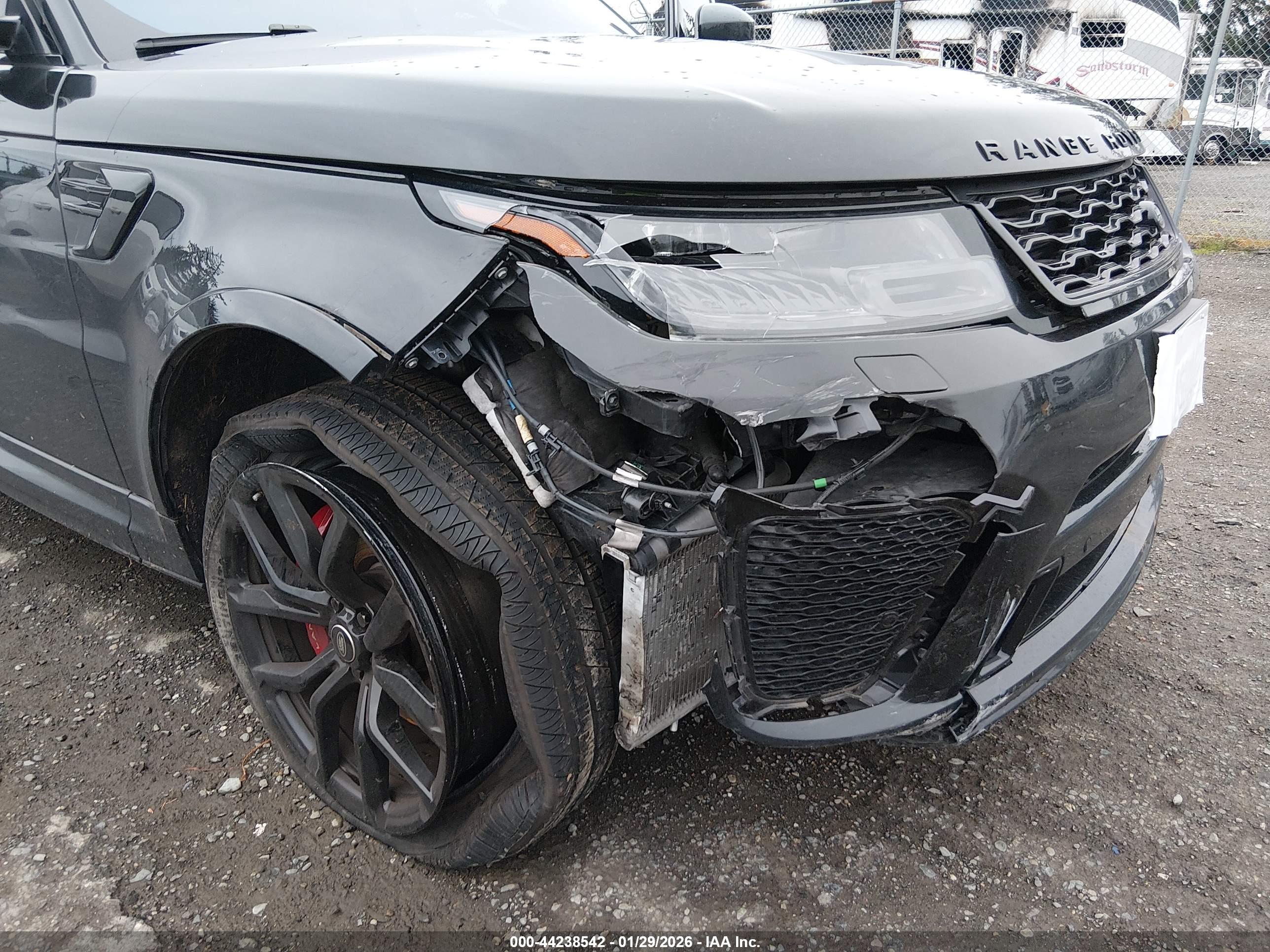 LAND ROVER image 6