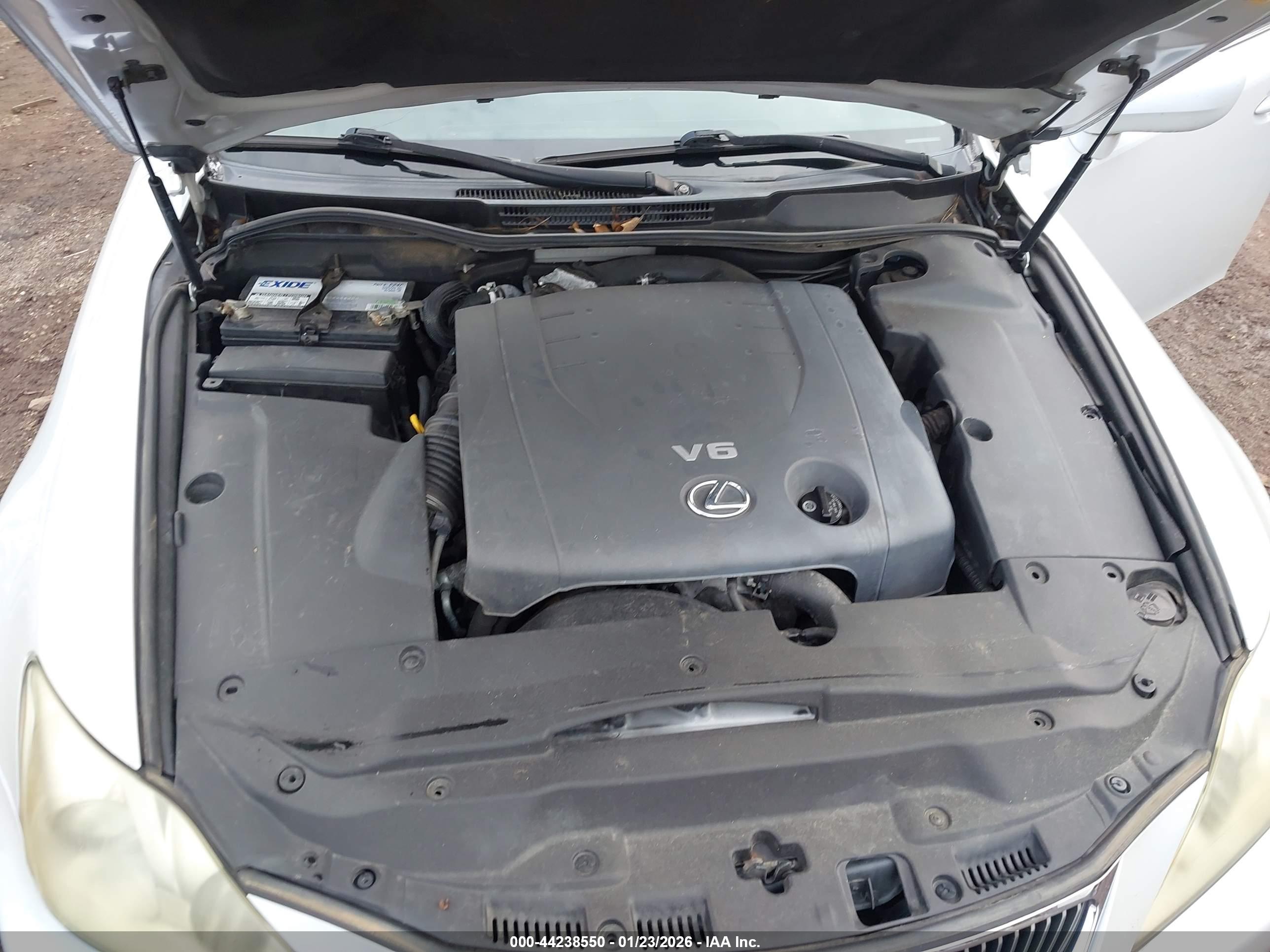 LEXUS IS image 10