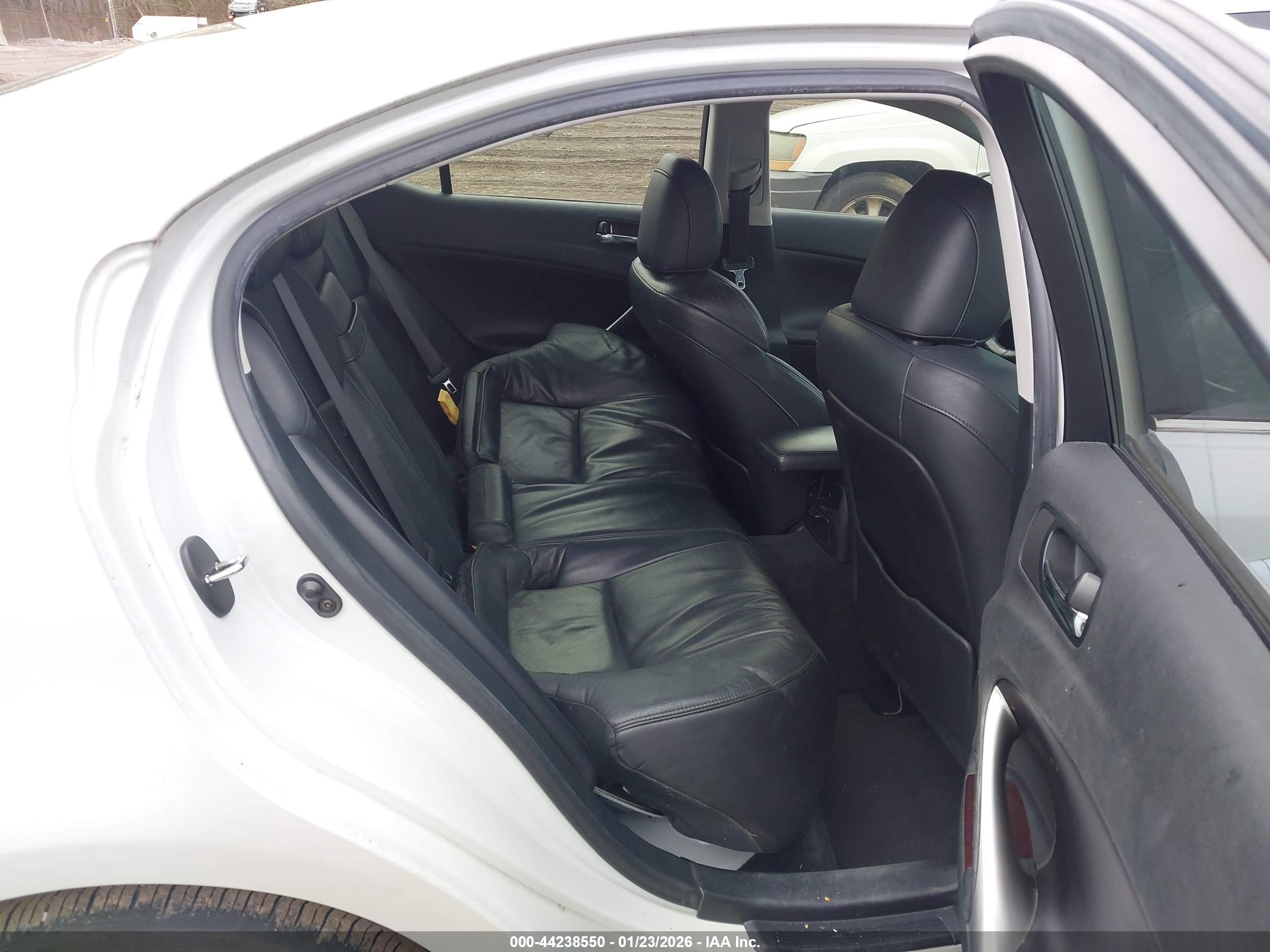 LEXUS IS image 8