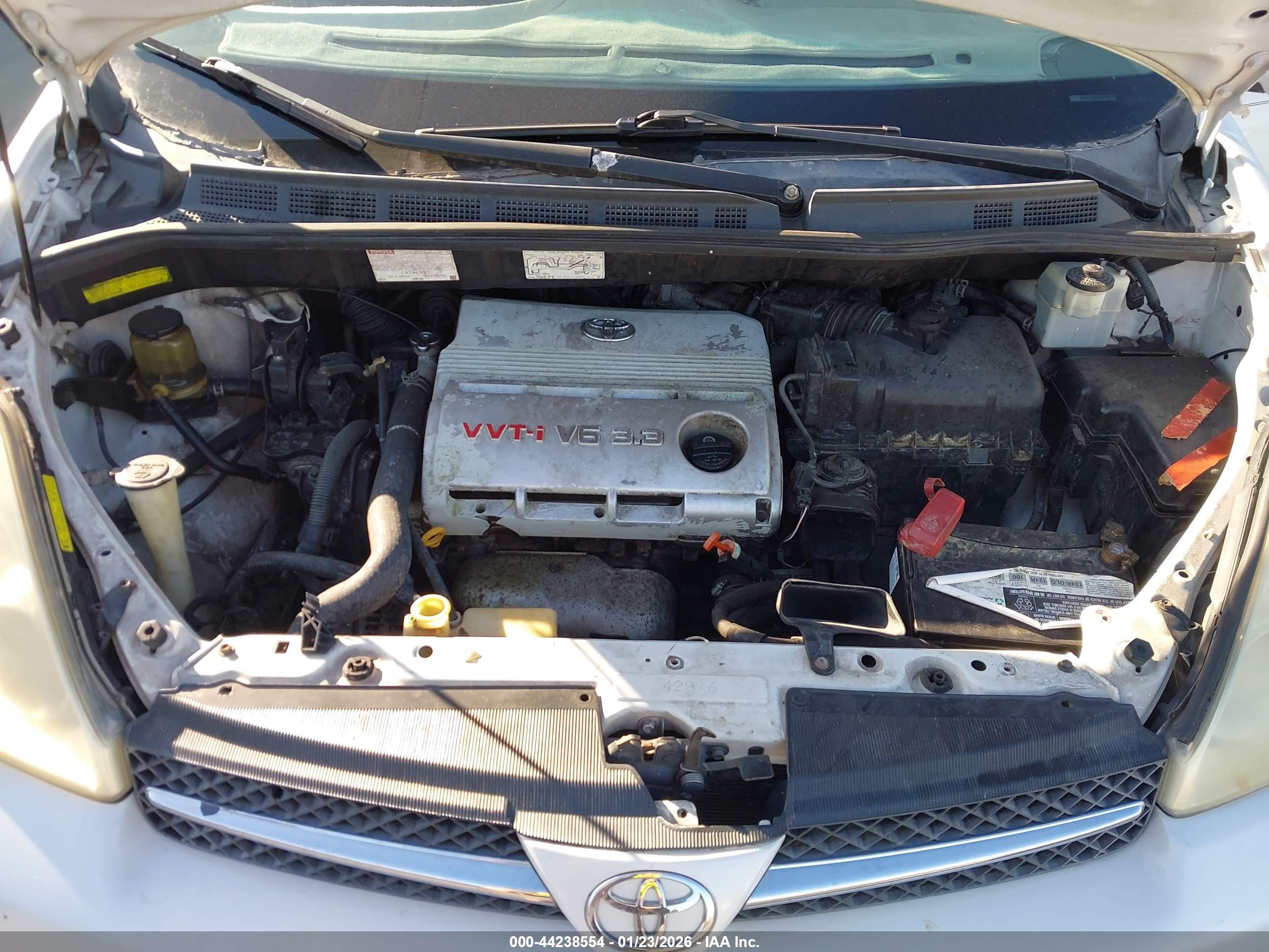 TOYOTA SIENNA image 10