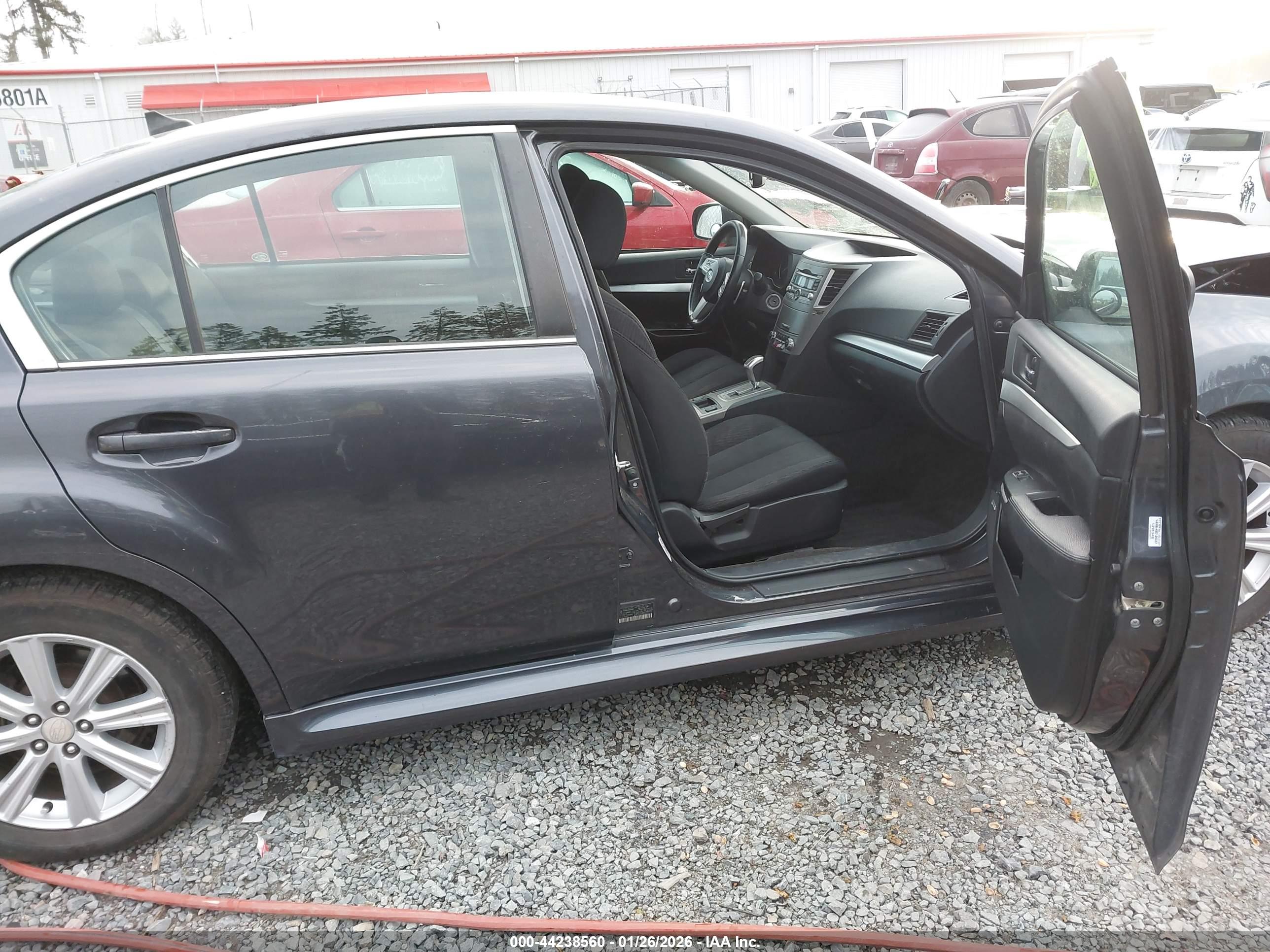 SUBARU LEGACY image 5