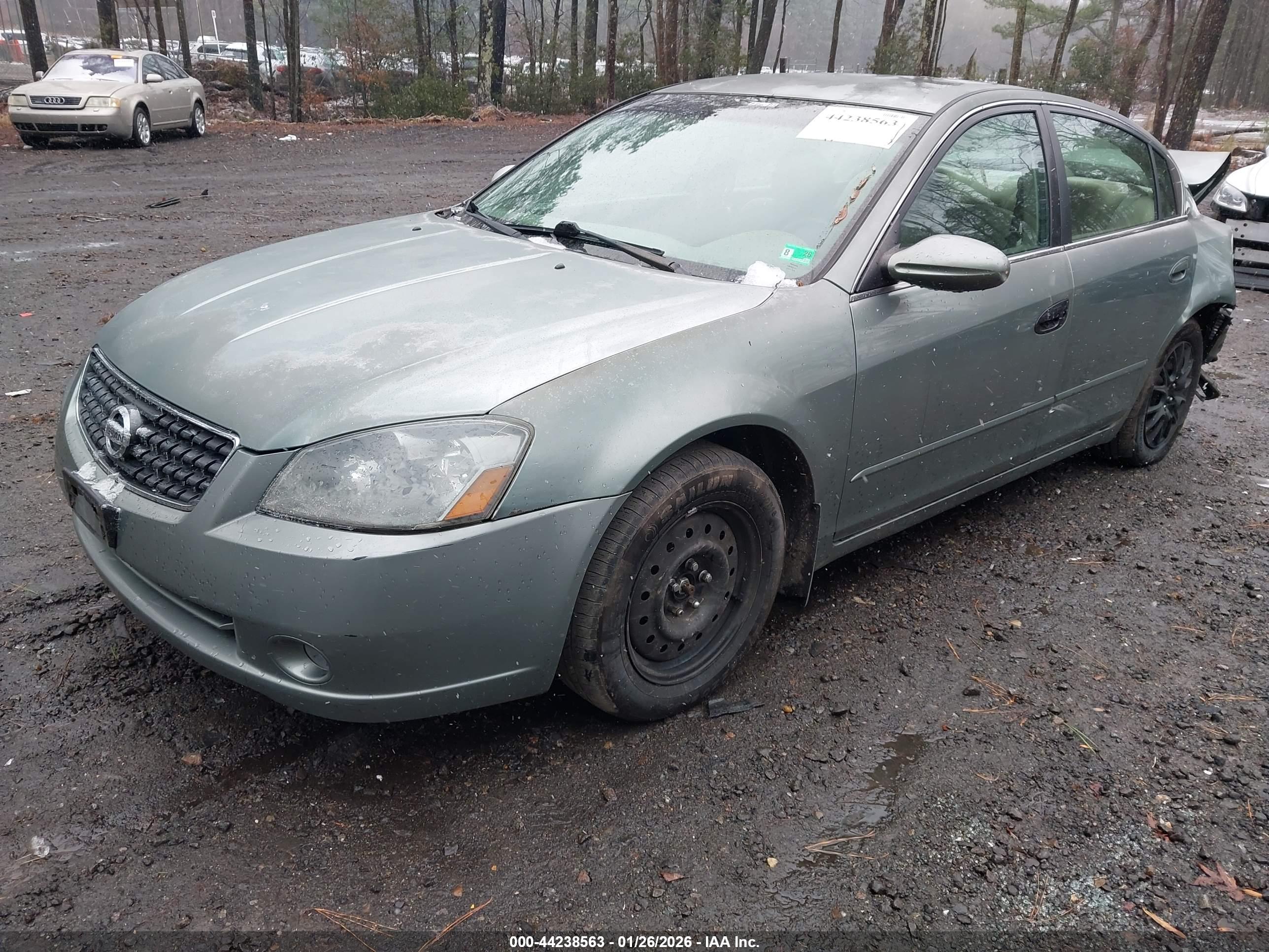 NISSAN ALTIMA image 2