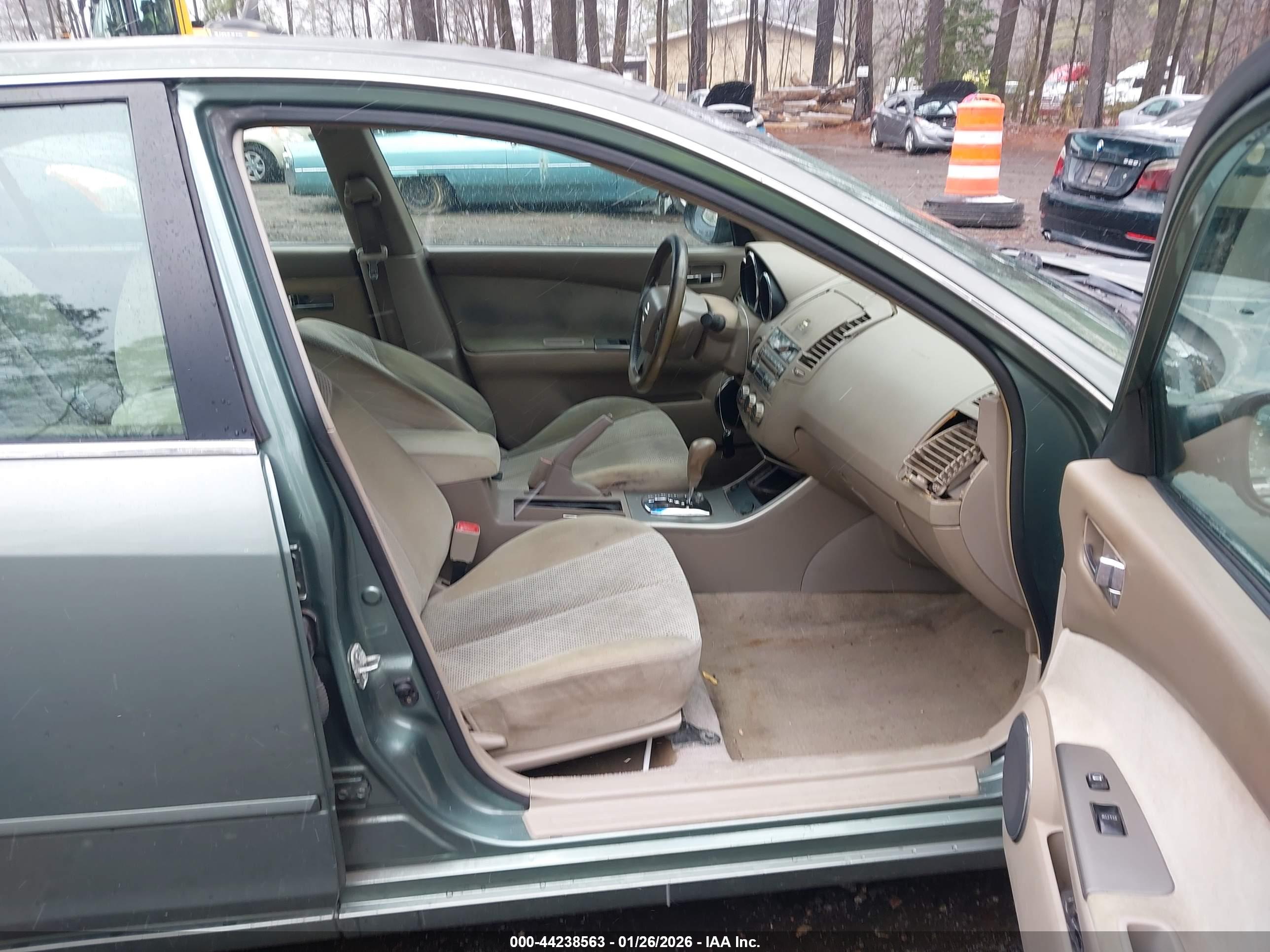 NISSAN ALTIMA image 5