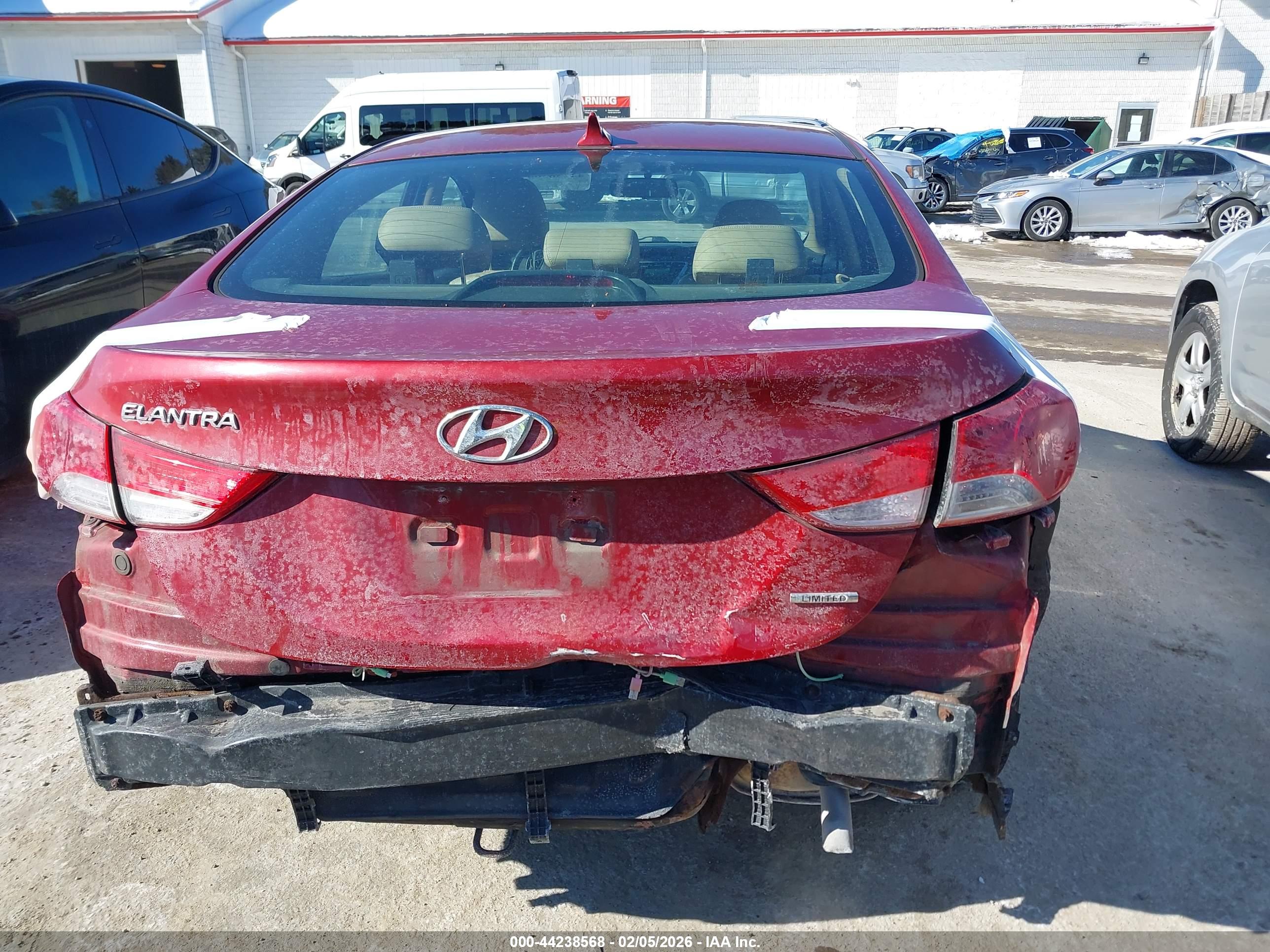 HYUNDAI ELANTRA image 6