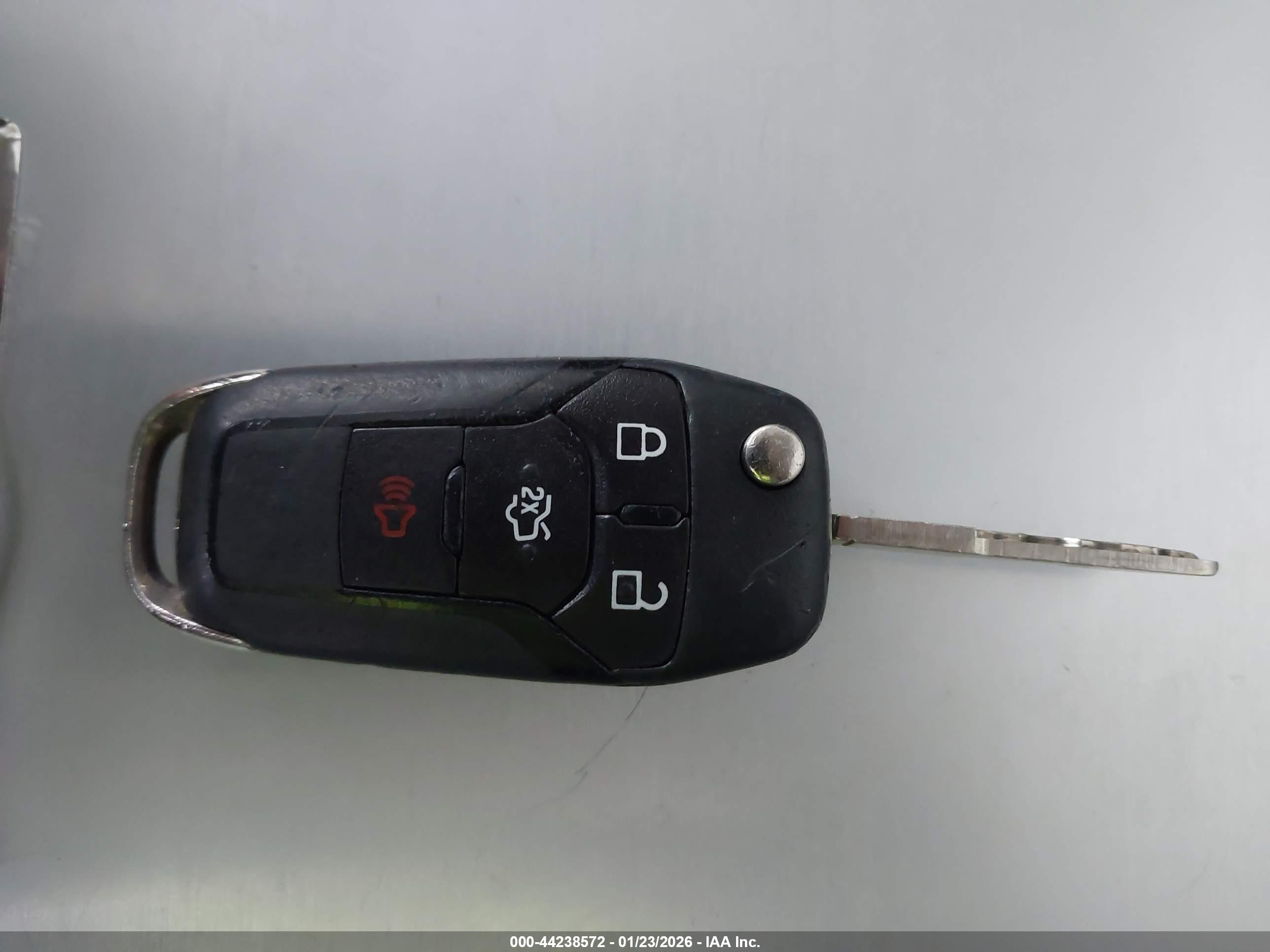 FORD FUSION image 11