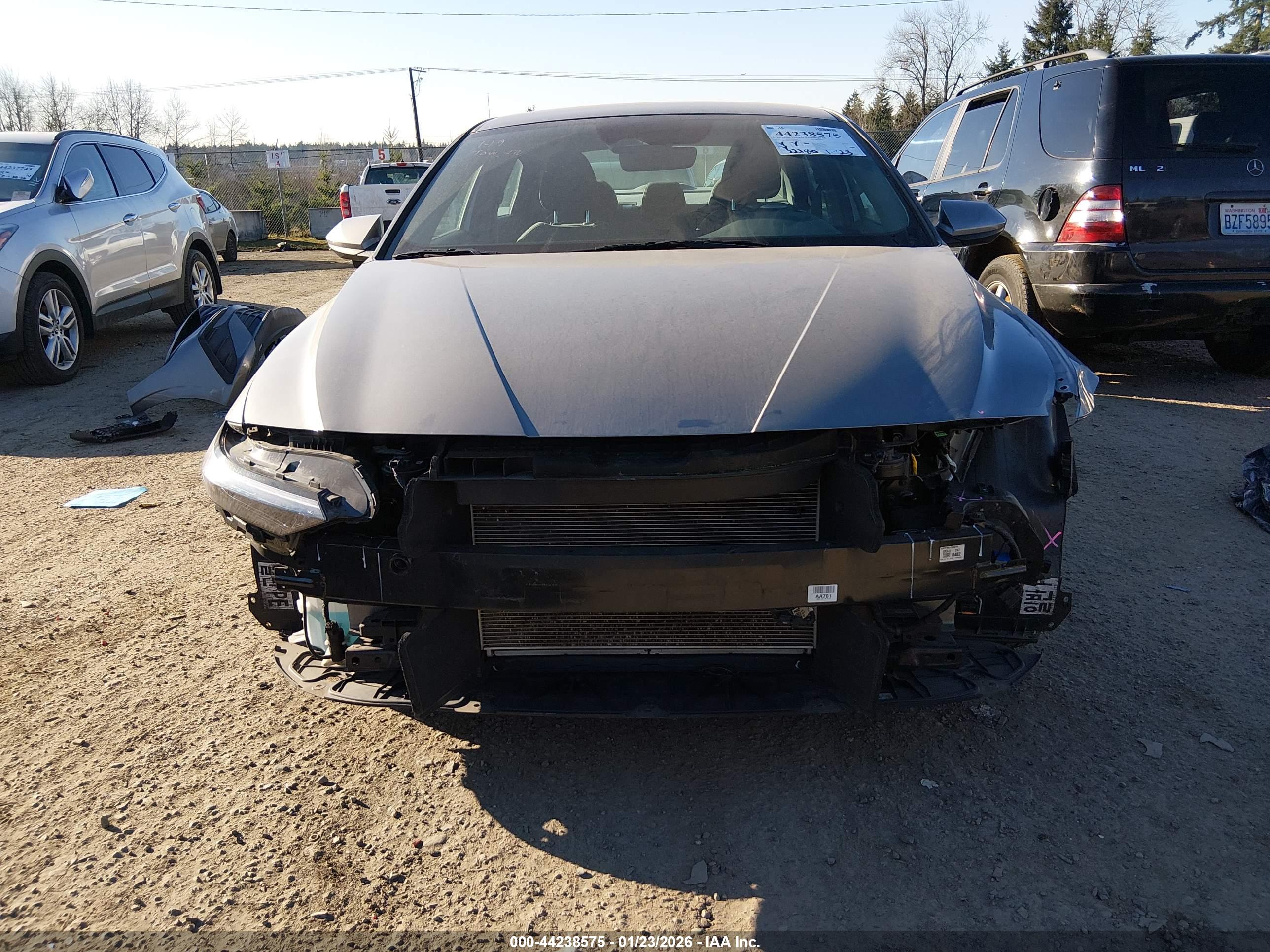 HYUNDAI ELANTRA image 6