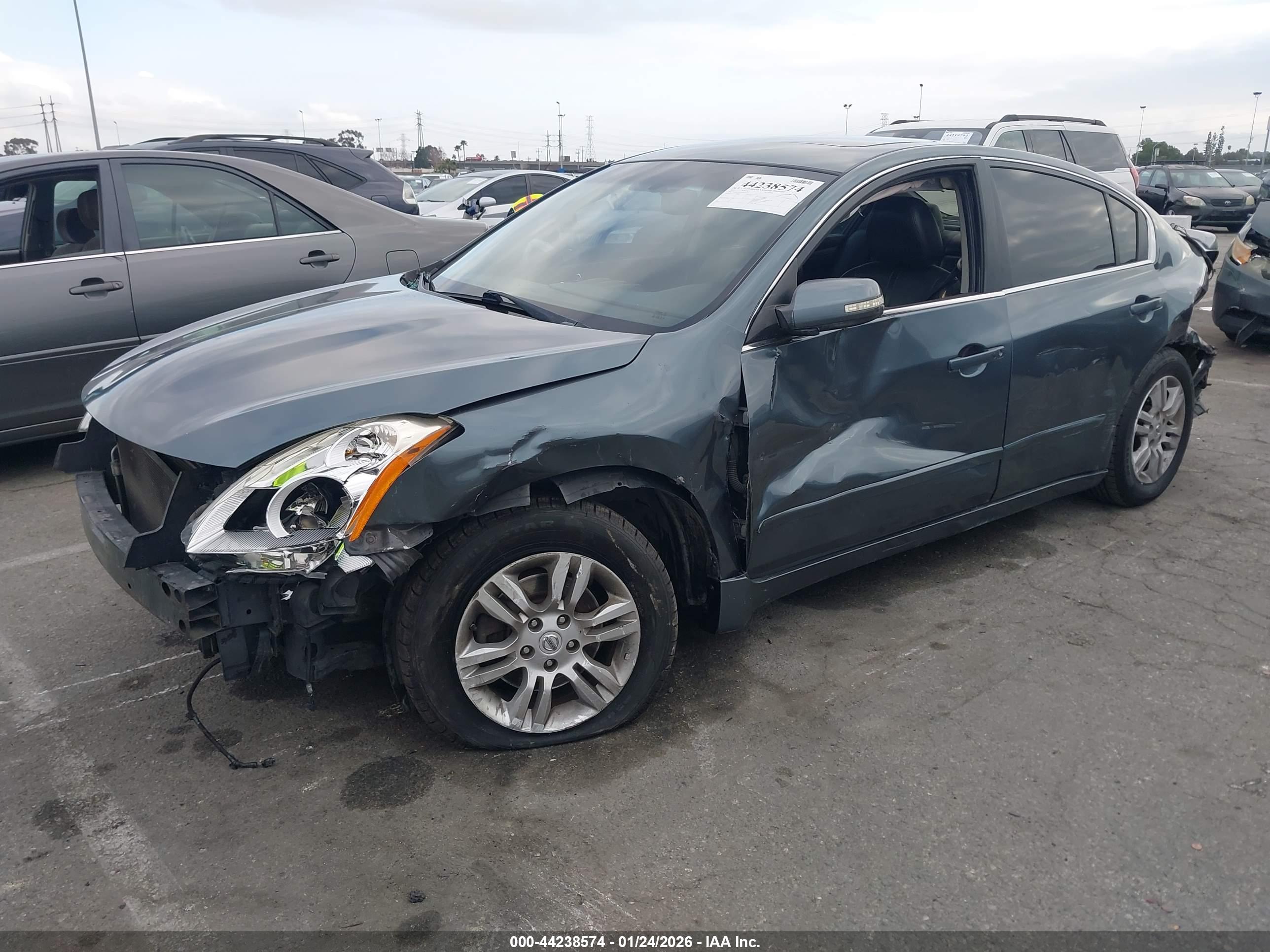 NISSAN ALTIMA image 2