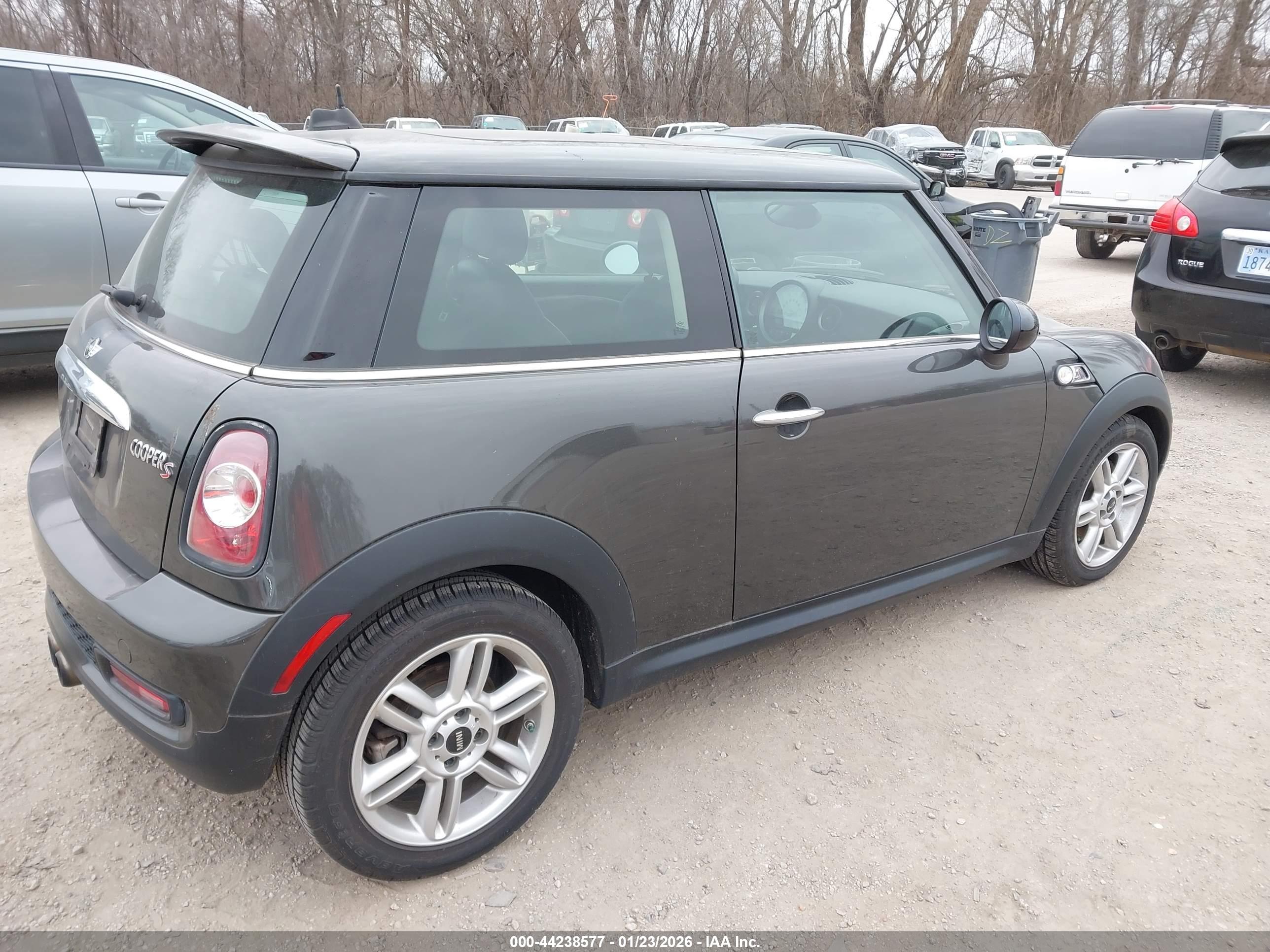 MINI COOPER image 4