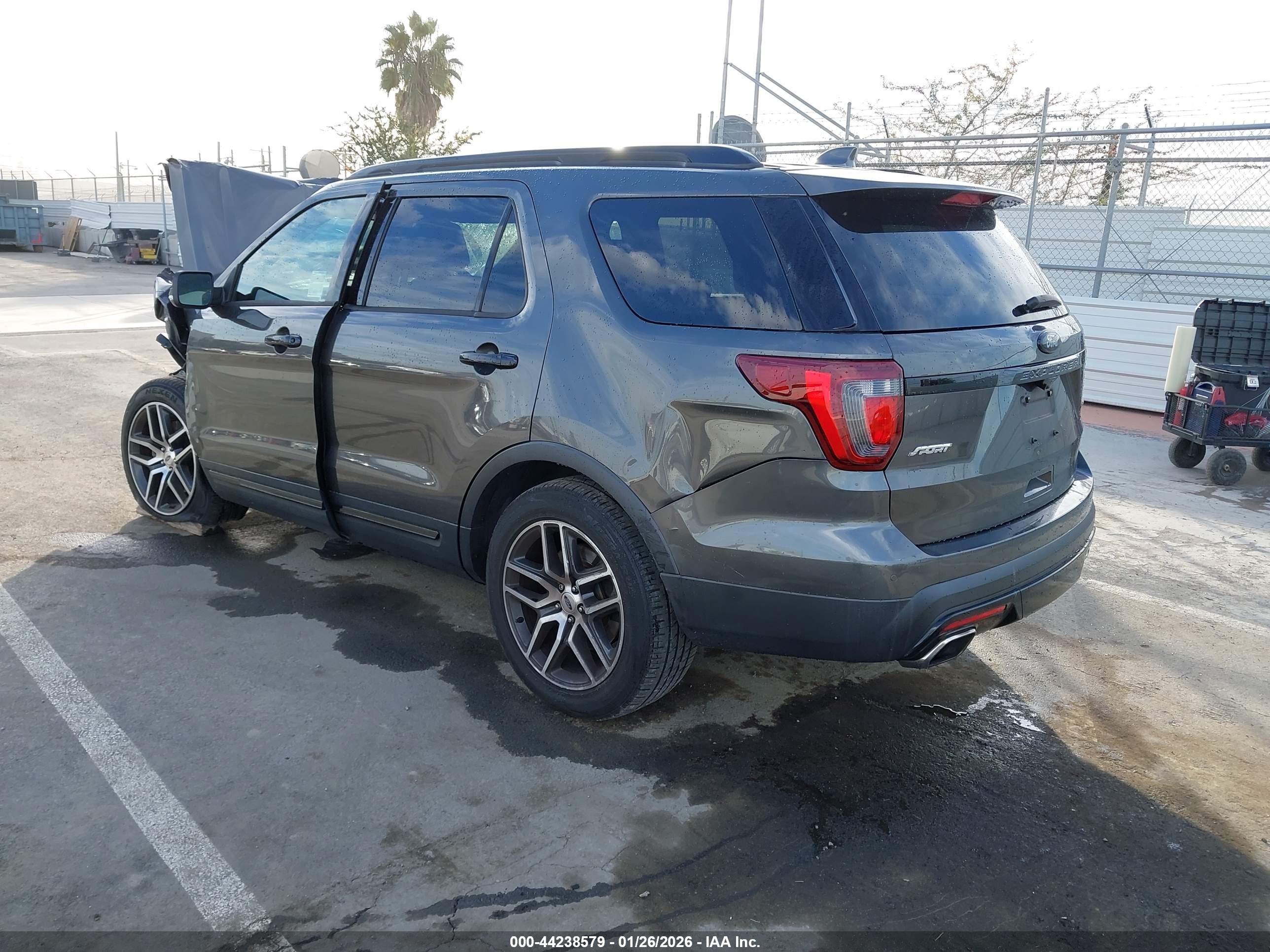 FORD EXPLORER image 3