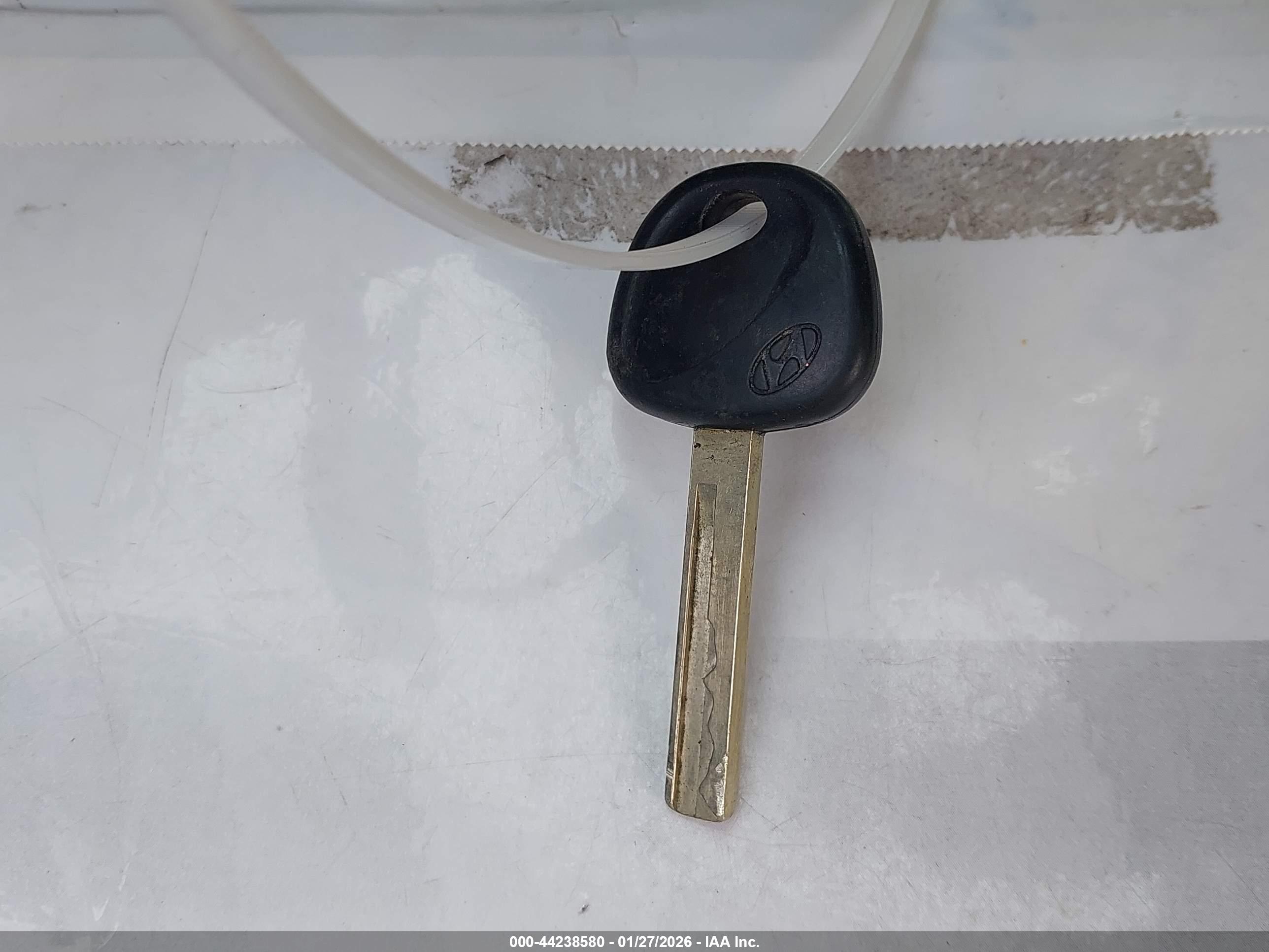 HYUNDAI ELANTRA image 11