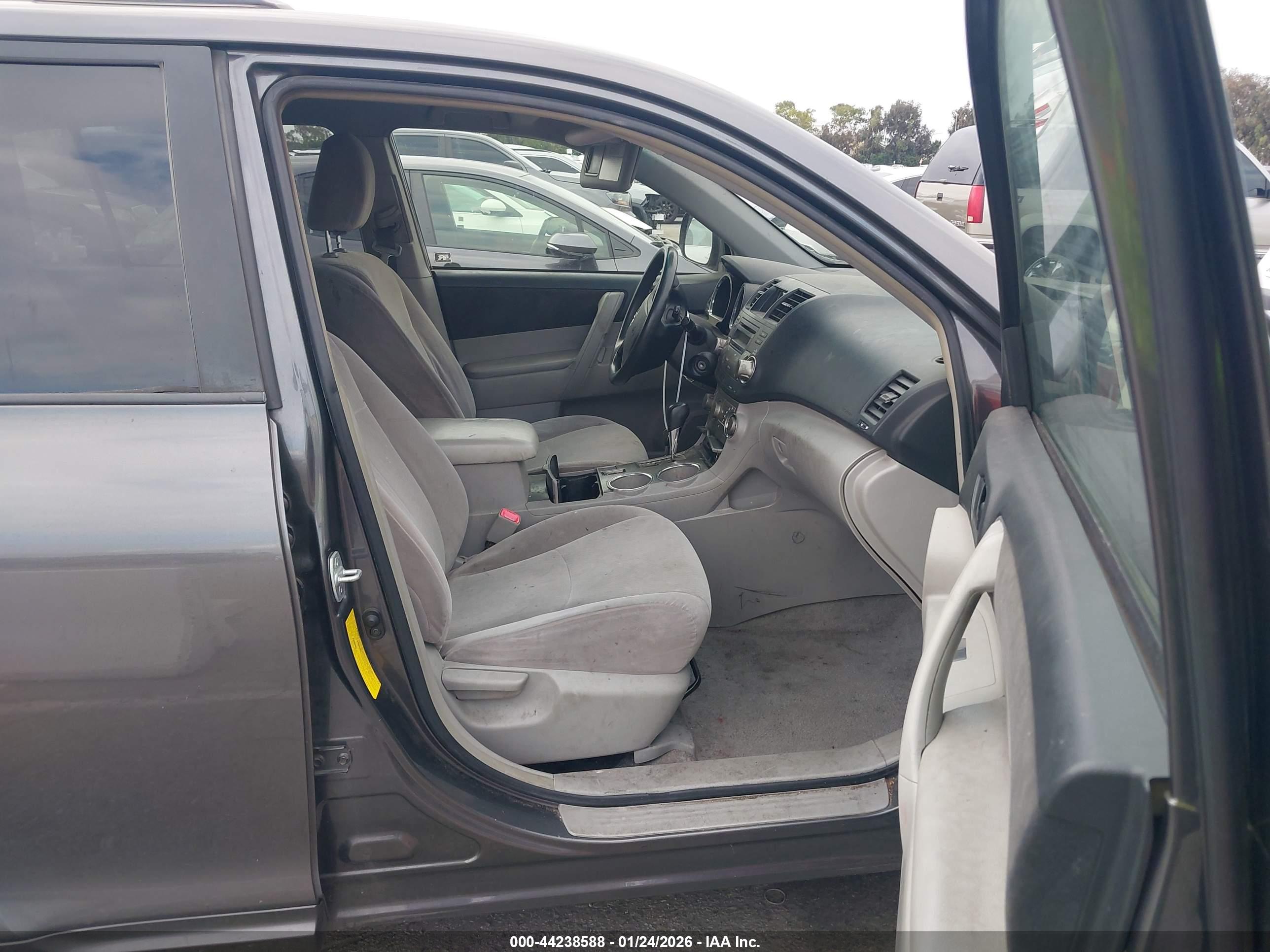 TOYOTA HIGHLANDER image 5