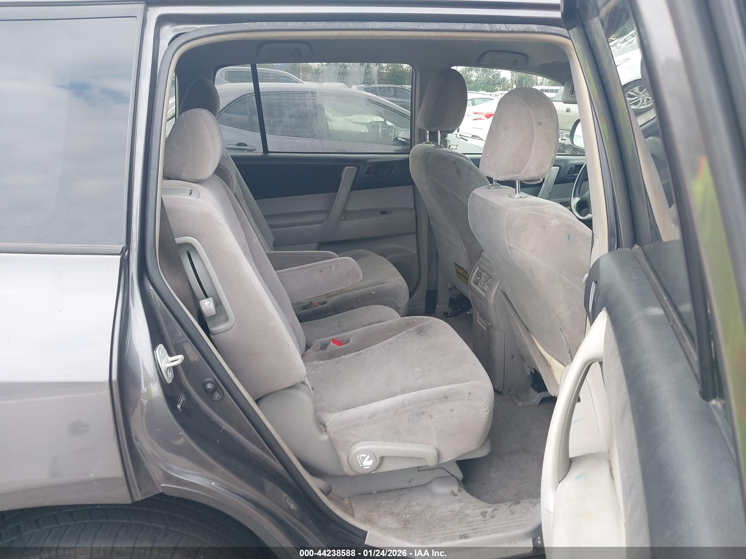 TOYOTA HIGHLANDER image 8