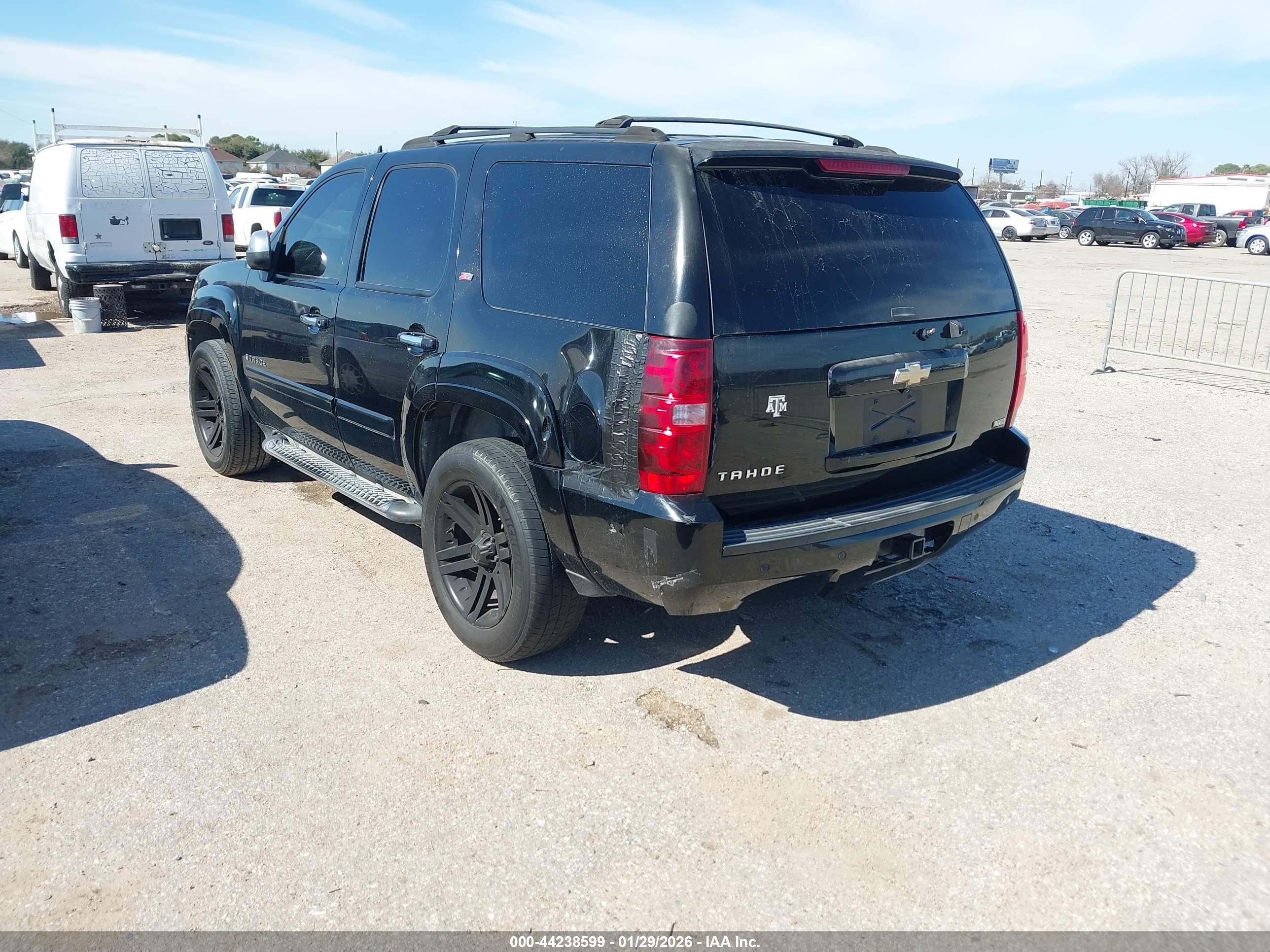 CHEVROLET TAHOE image 3