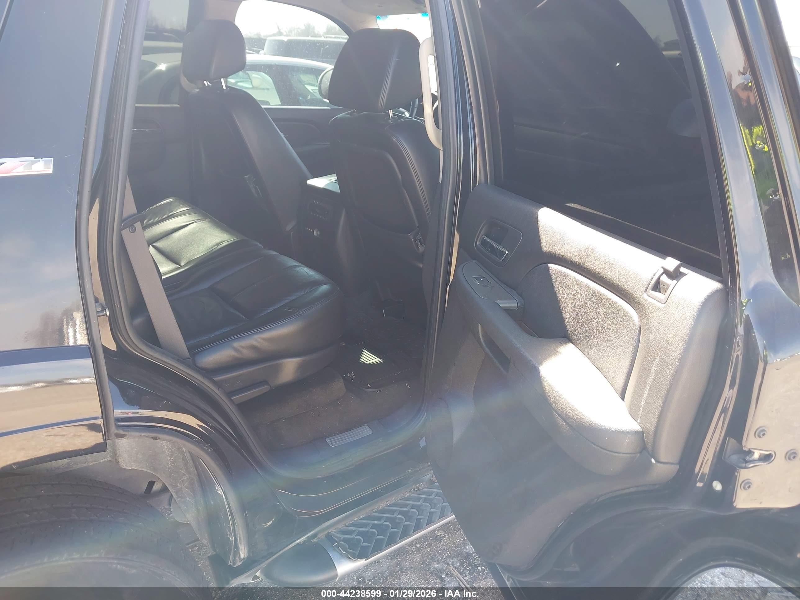 CHEVROLET TAHOE image 8