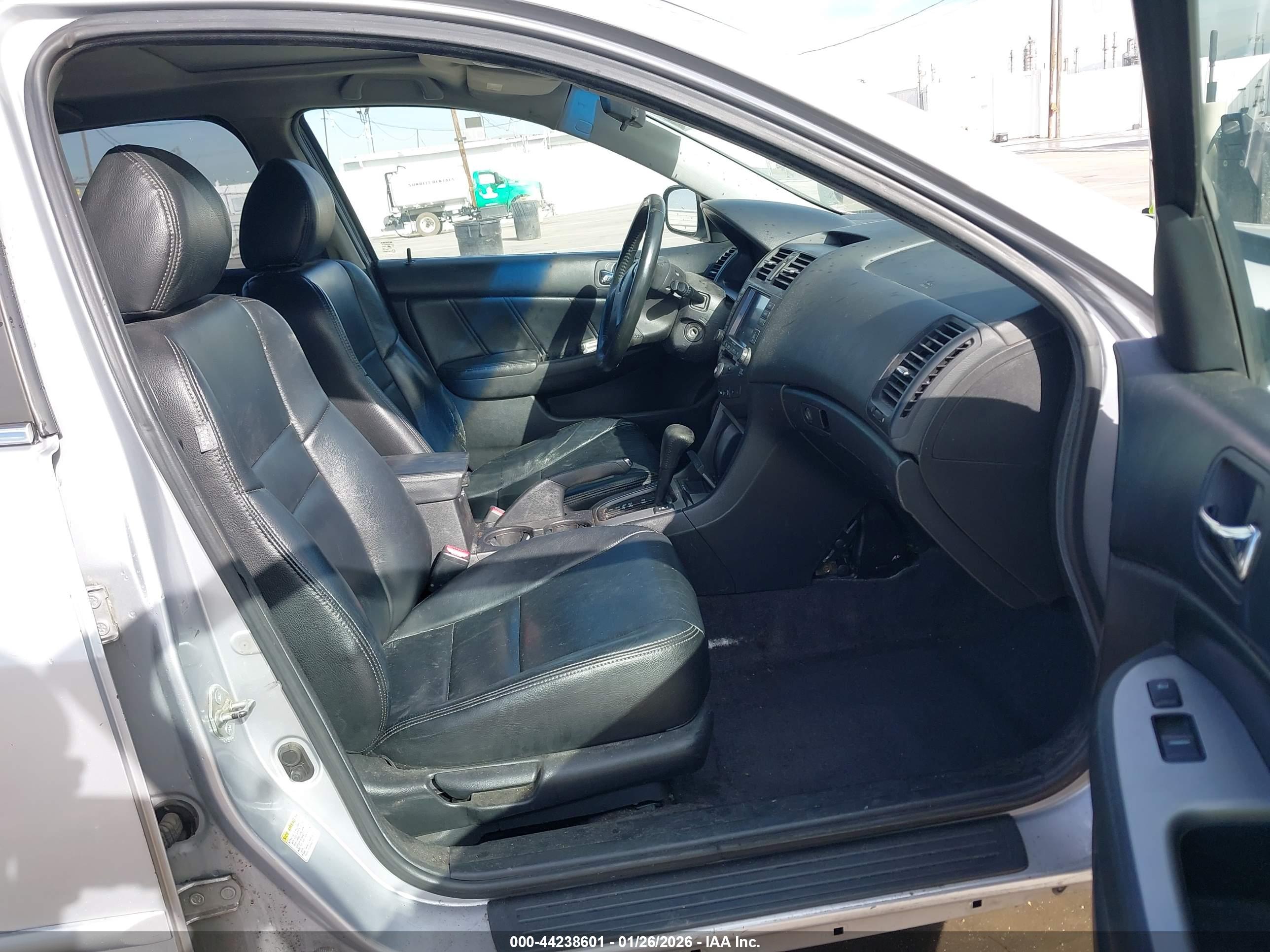 HONDA ACCORD image 5