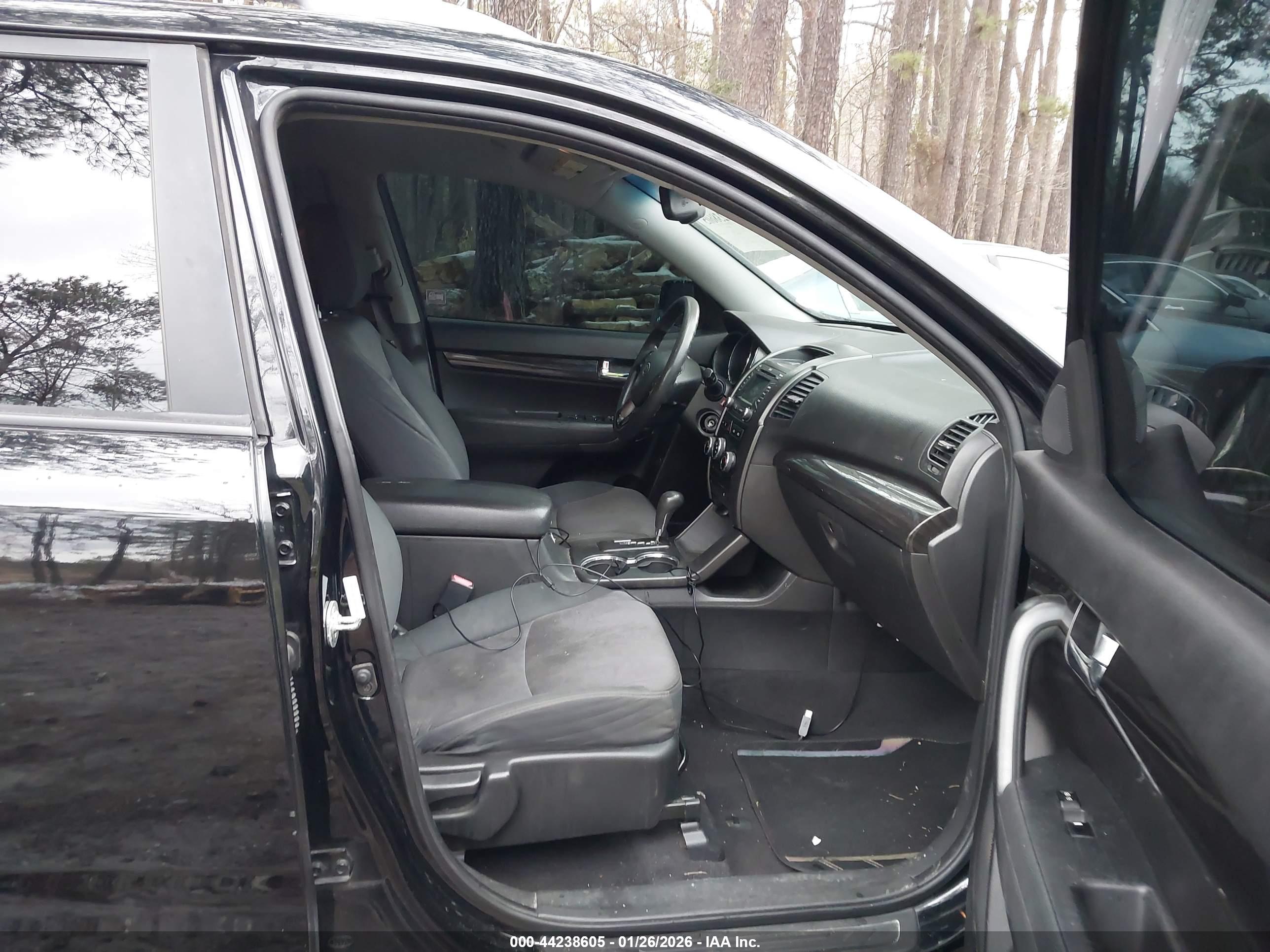 KIA SORENTO image 5