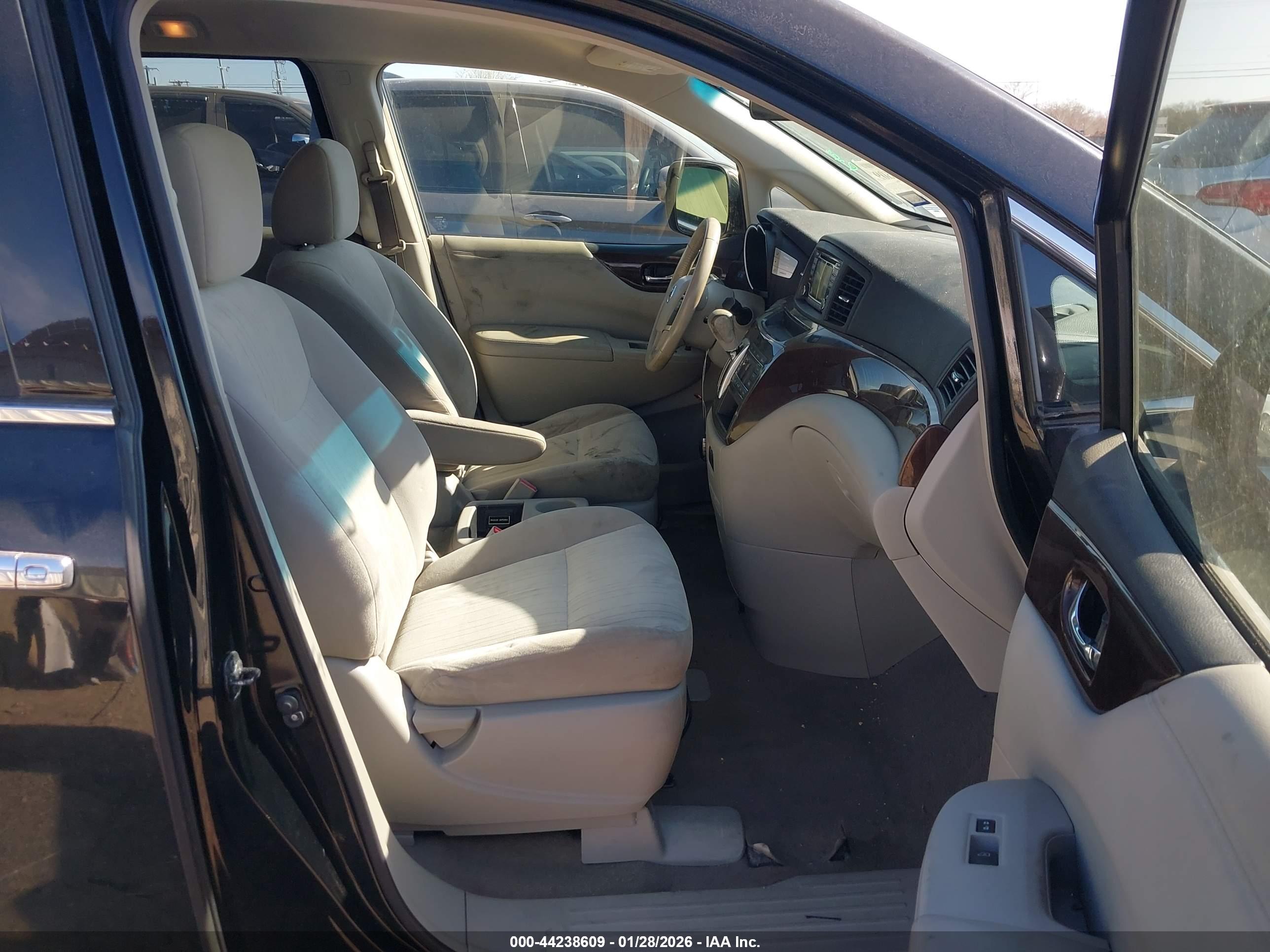 NISSAN QUEST image 5