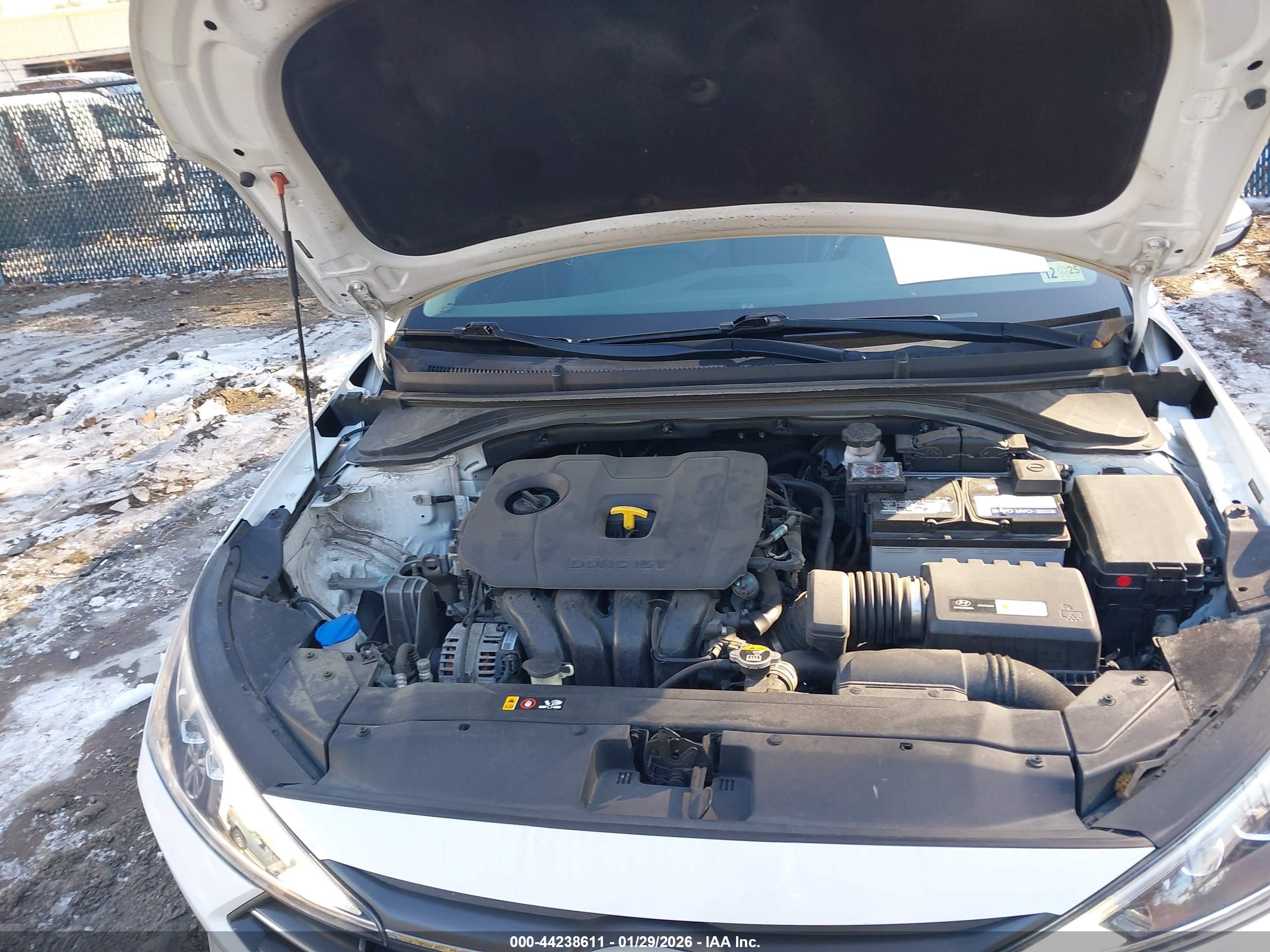 HYUNDAI ELANTRA image 10