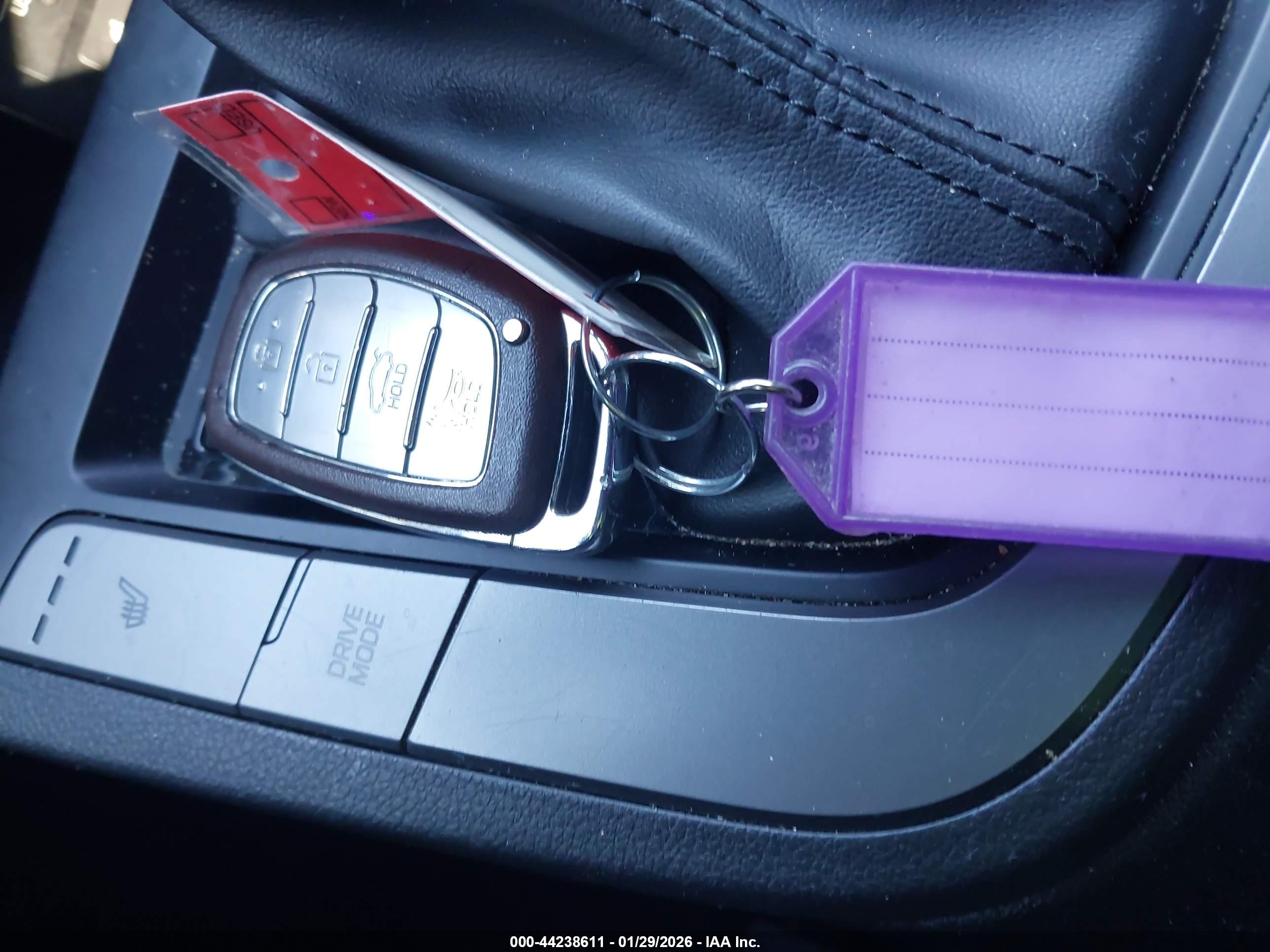 HYUNDAI ELANTRA image 11