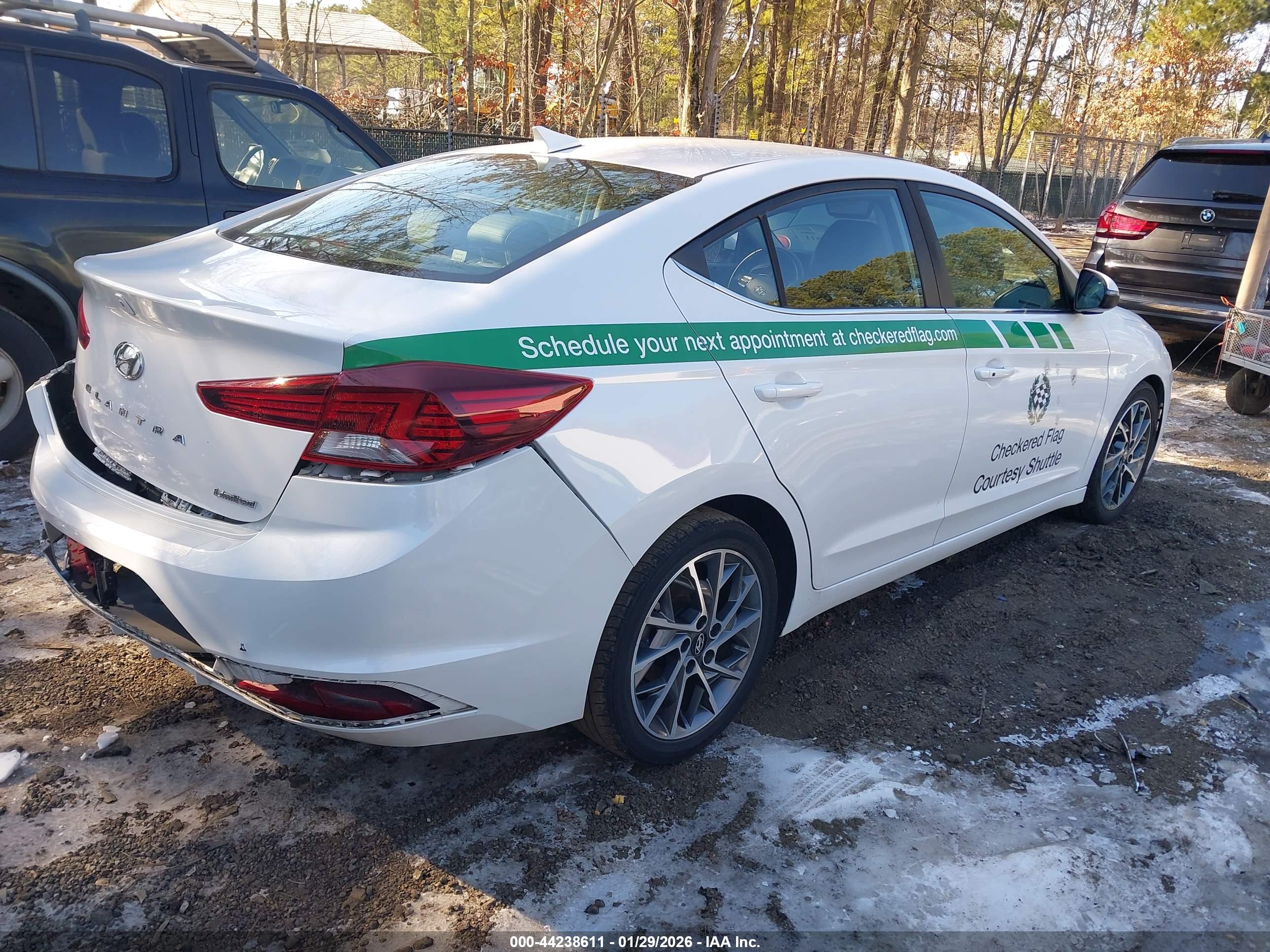 HYUNDAI ELANTRA image 4
