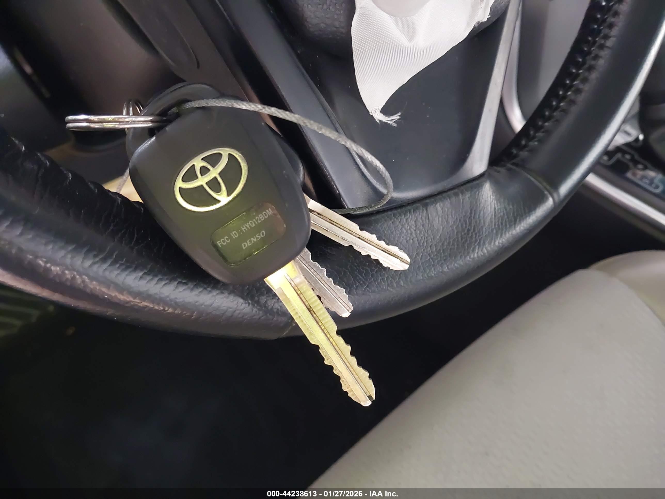 TOYOTA CAMRY image 11