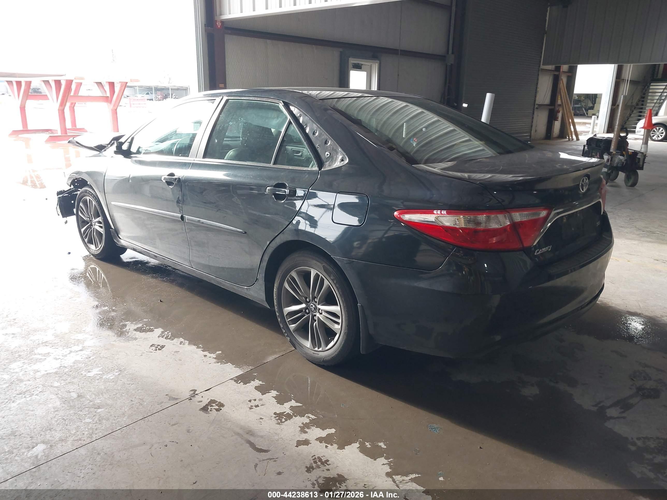 TOYOTA CAMRY image 3