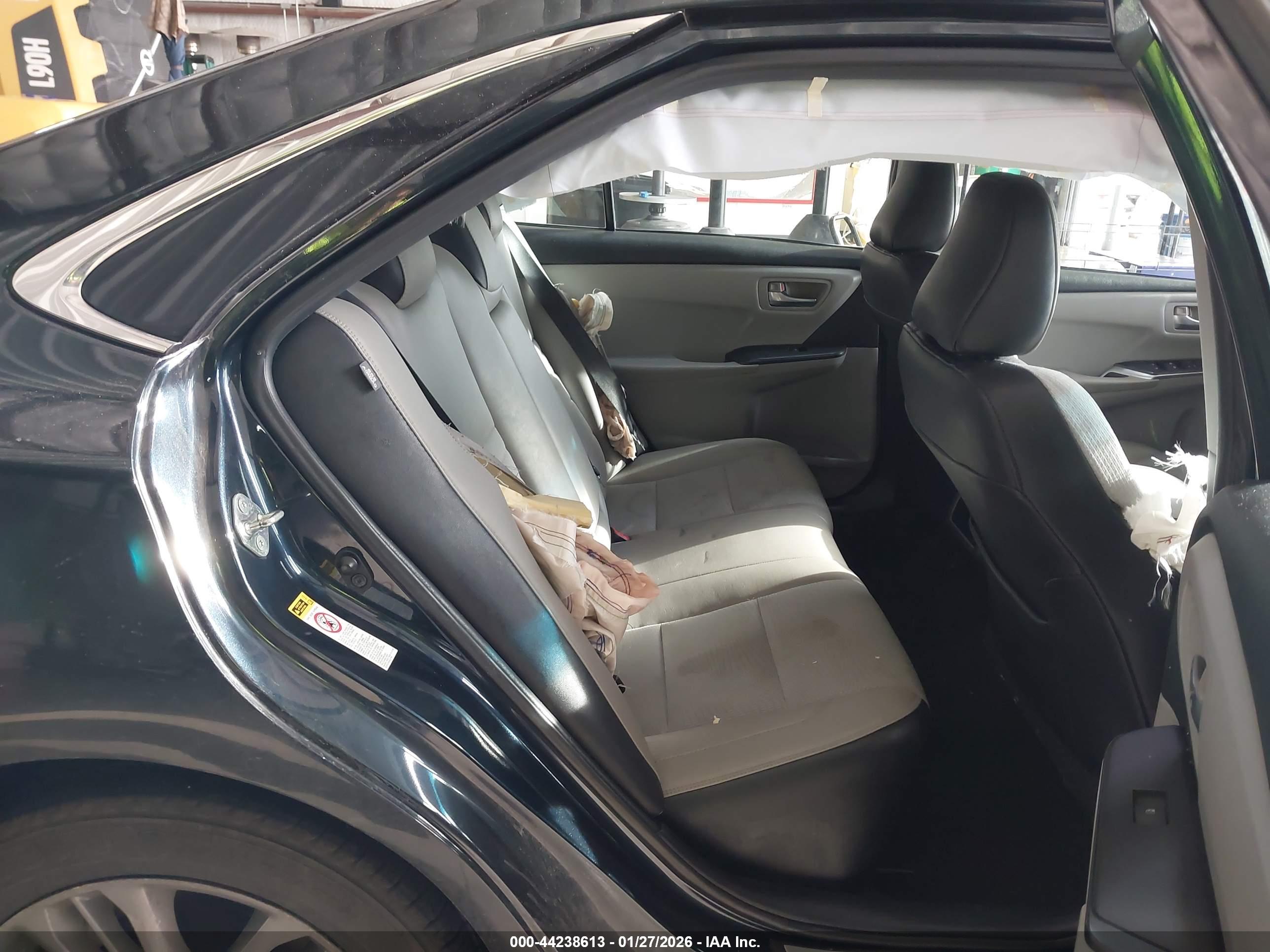 TOYOTA CAMRY image 8
