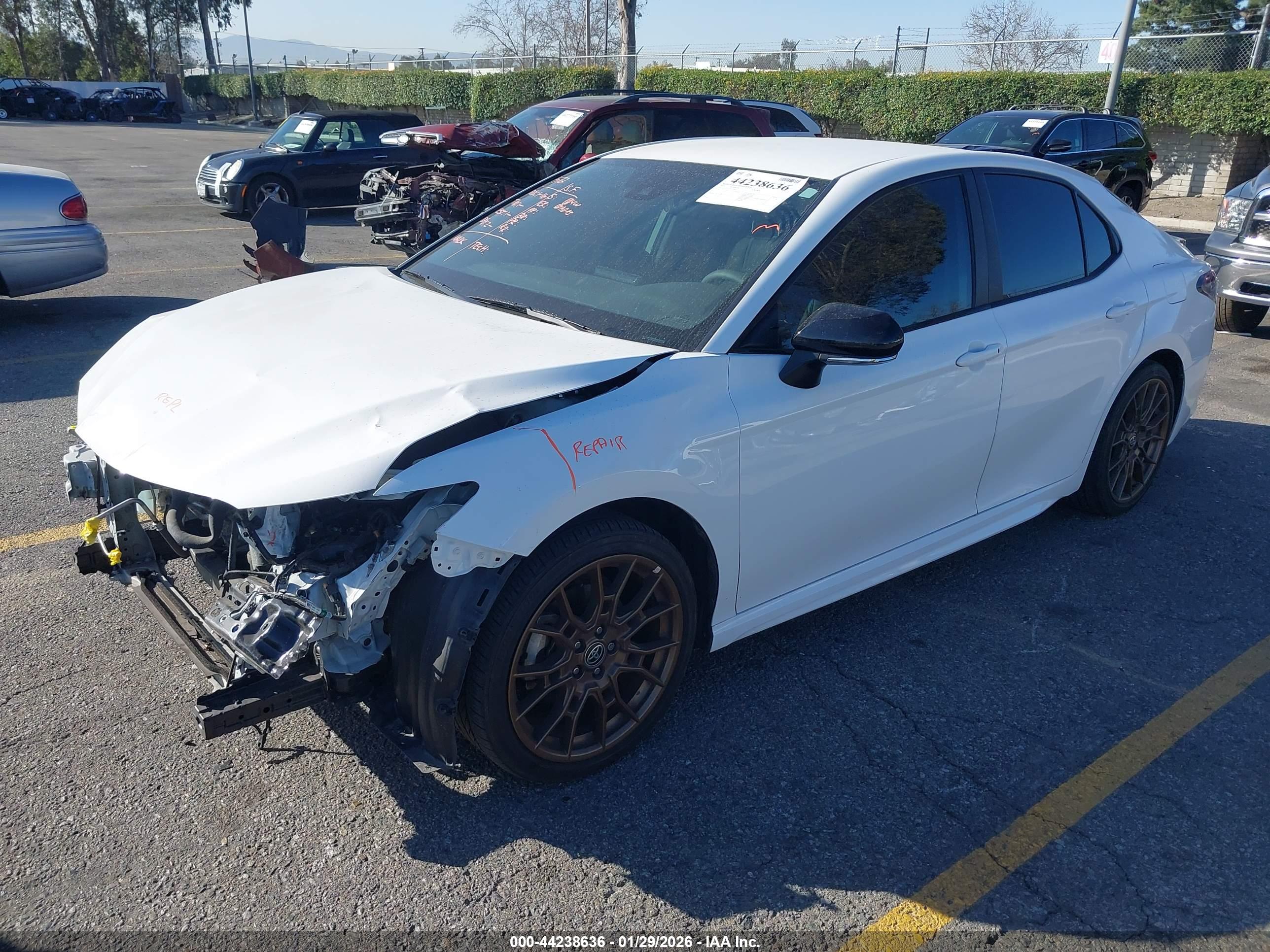 TOYOTA CAMRY image 2